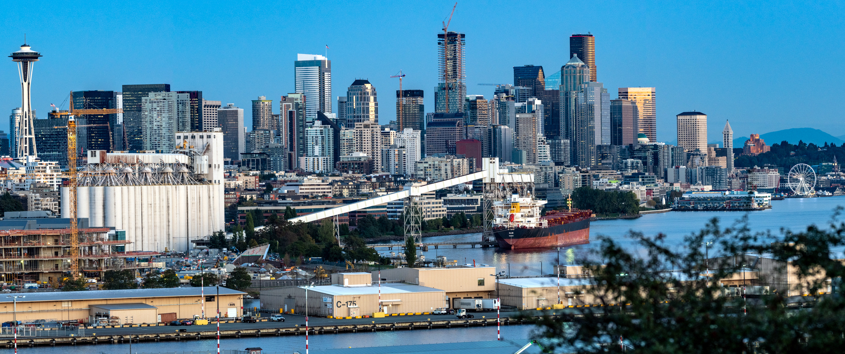 Seattle Skyline, Before and after, Magnolia view, Dorpatsherrardlomont, 2810x1180 Dual Screen Desktop