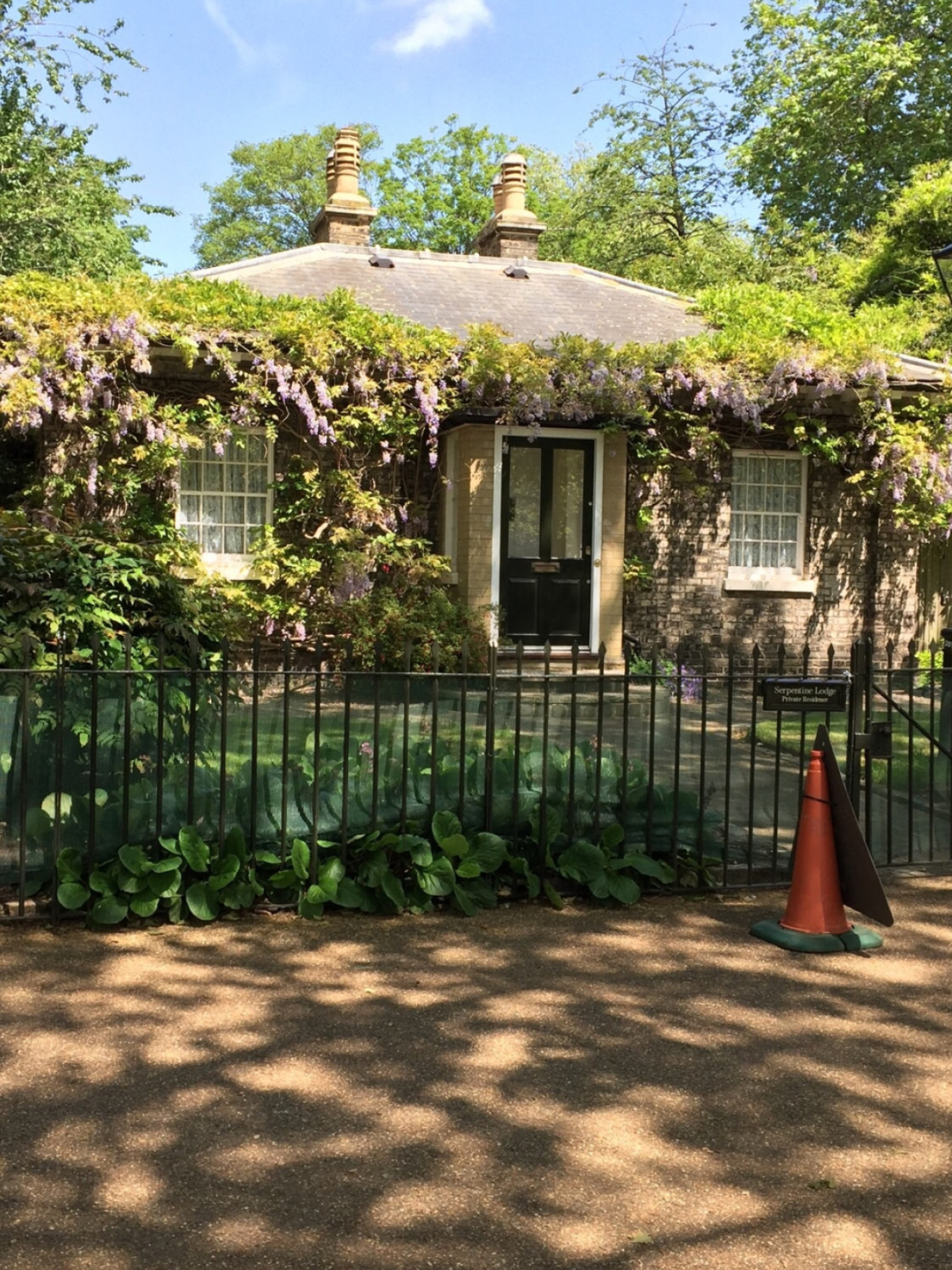 Hyde Park, London, Serpentine Lodge, Historical landmark, Curated exhibitions, 1540x2050 HD Phone