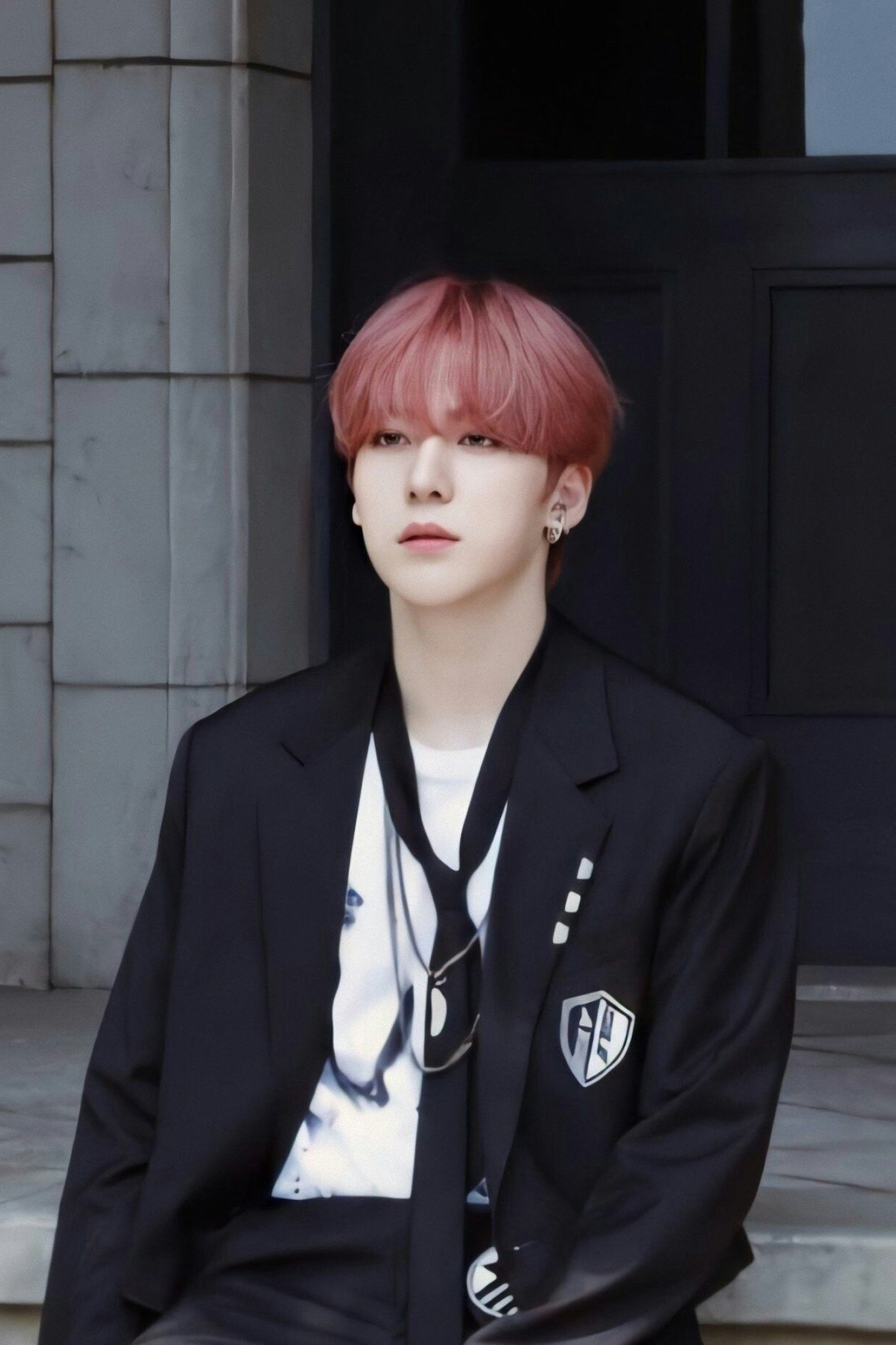 Jeong Yun-ho, ATEEZ pink hair, Kpop idol, Woo Young, 1370x2050 HD Phone