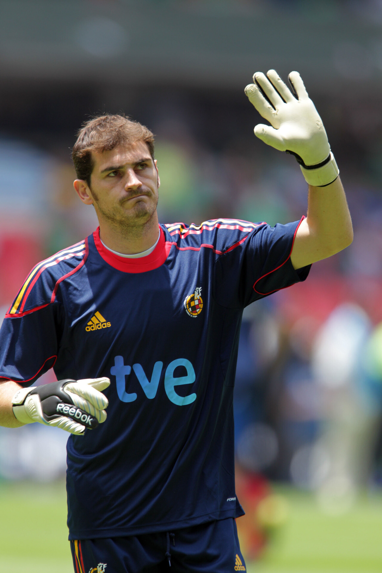 Iker Casillas, Retirement announced, Football farewell, End of an era, 1280x1920 HD Phone