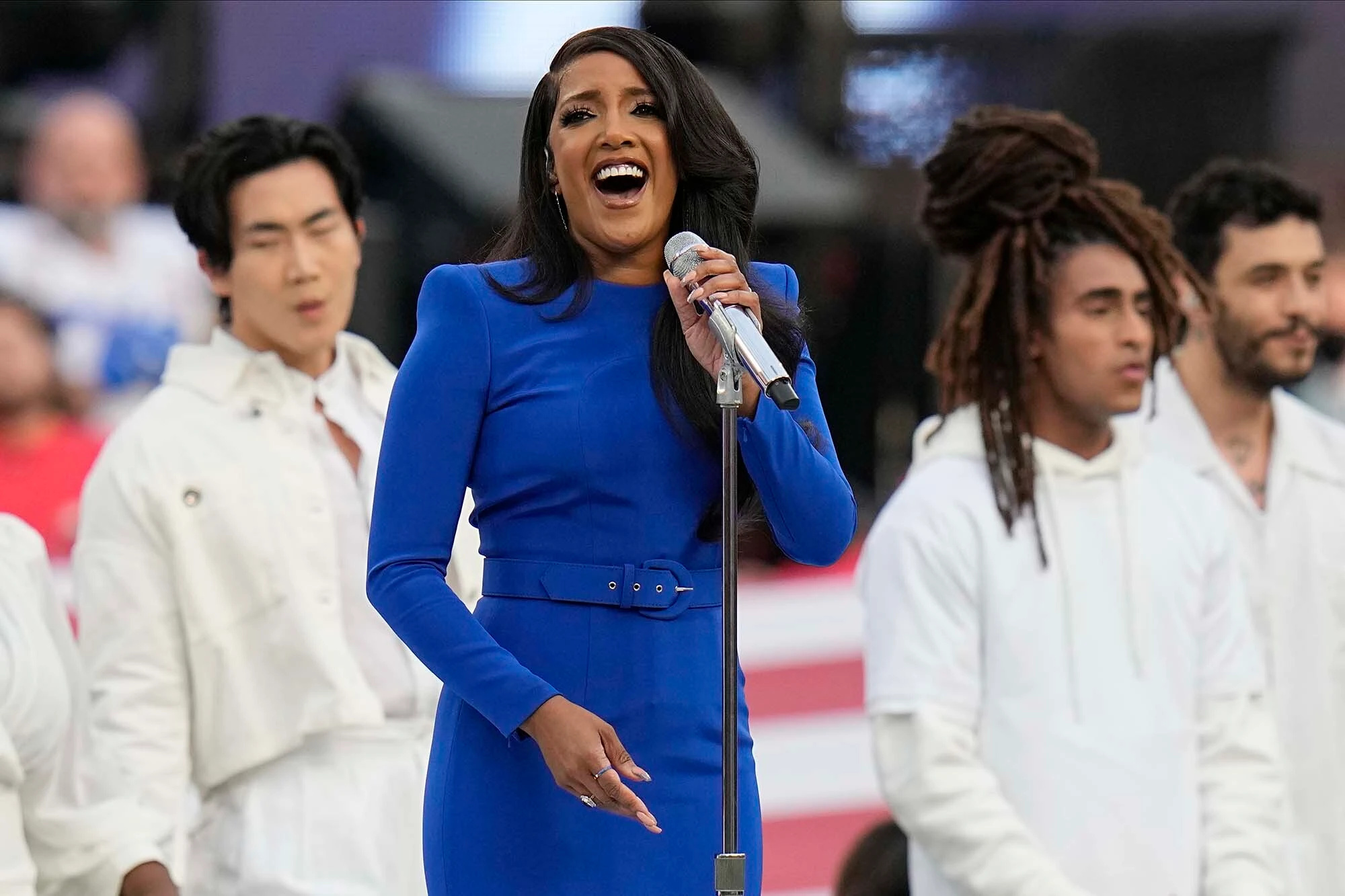 Mickey Guyton, Review national anthem, Super Bowl 2022, 2000x1340 HD Desktop