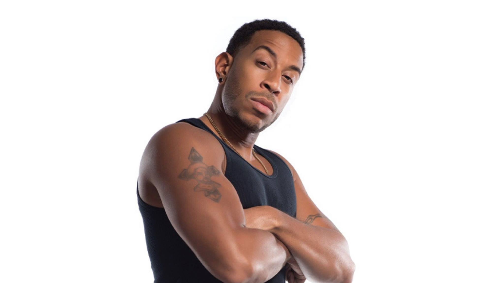 Ludacris movies, Palm Springs show, Entertaining performance, Lively atmosphere, 2050x1160 HD Desktop