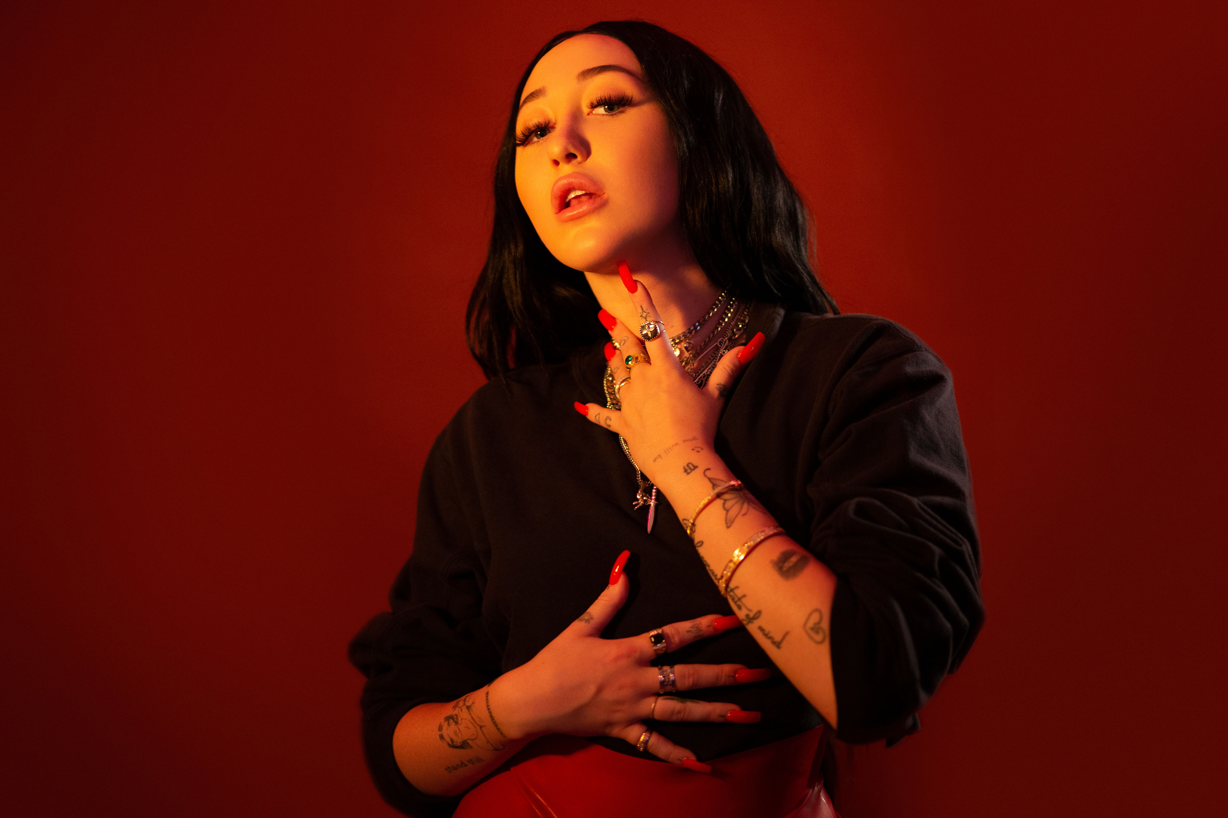 Noah Cyrus, Reflect on solitude, New ballad, Rolling Stone, 2400x1600 HD Desktop