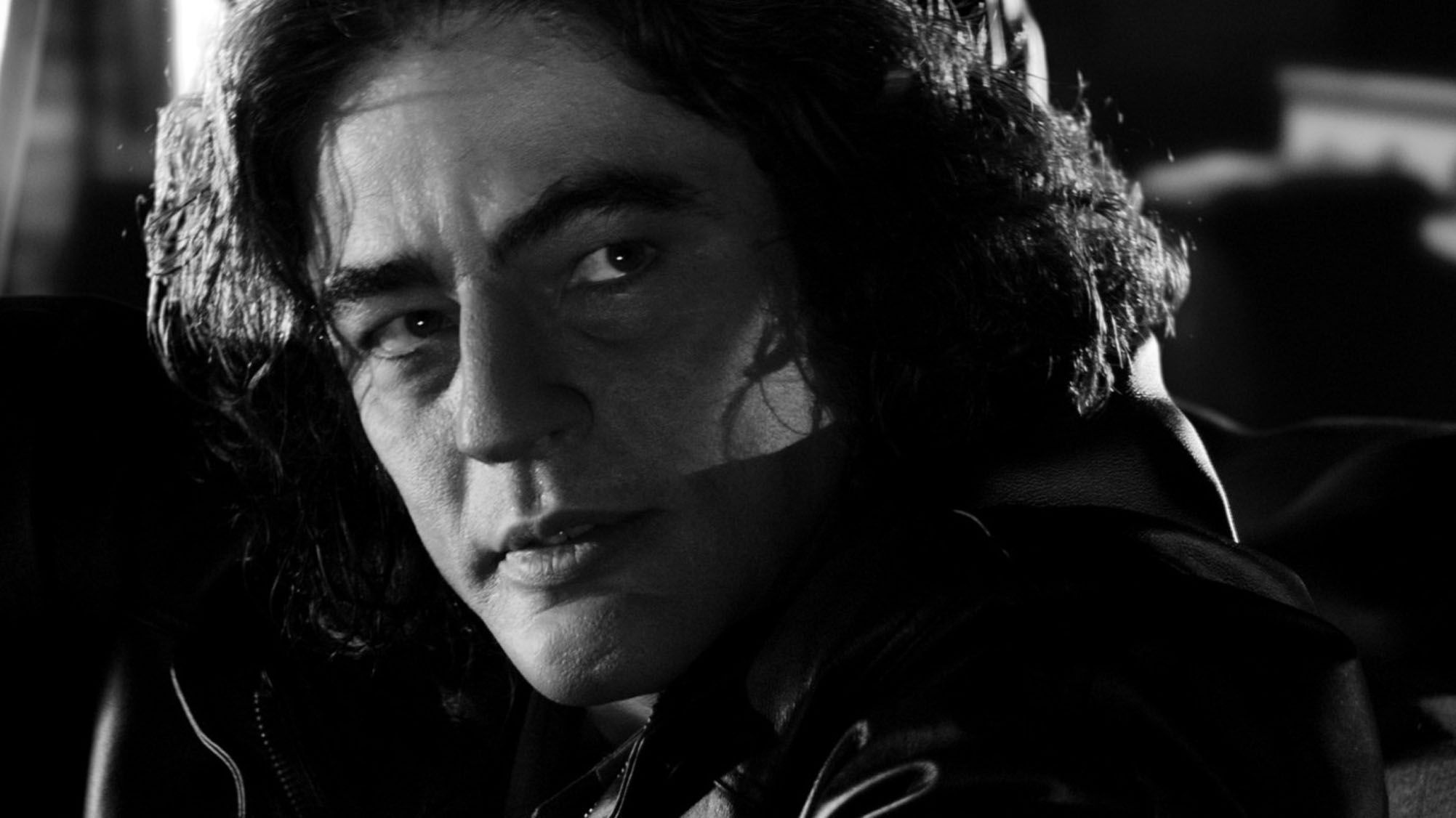 Sin City, Benicio Del Toro Wallpaper, 2010x1130 HD Desktop