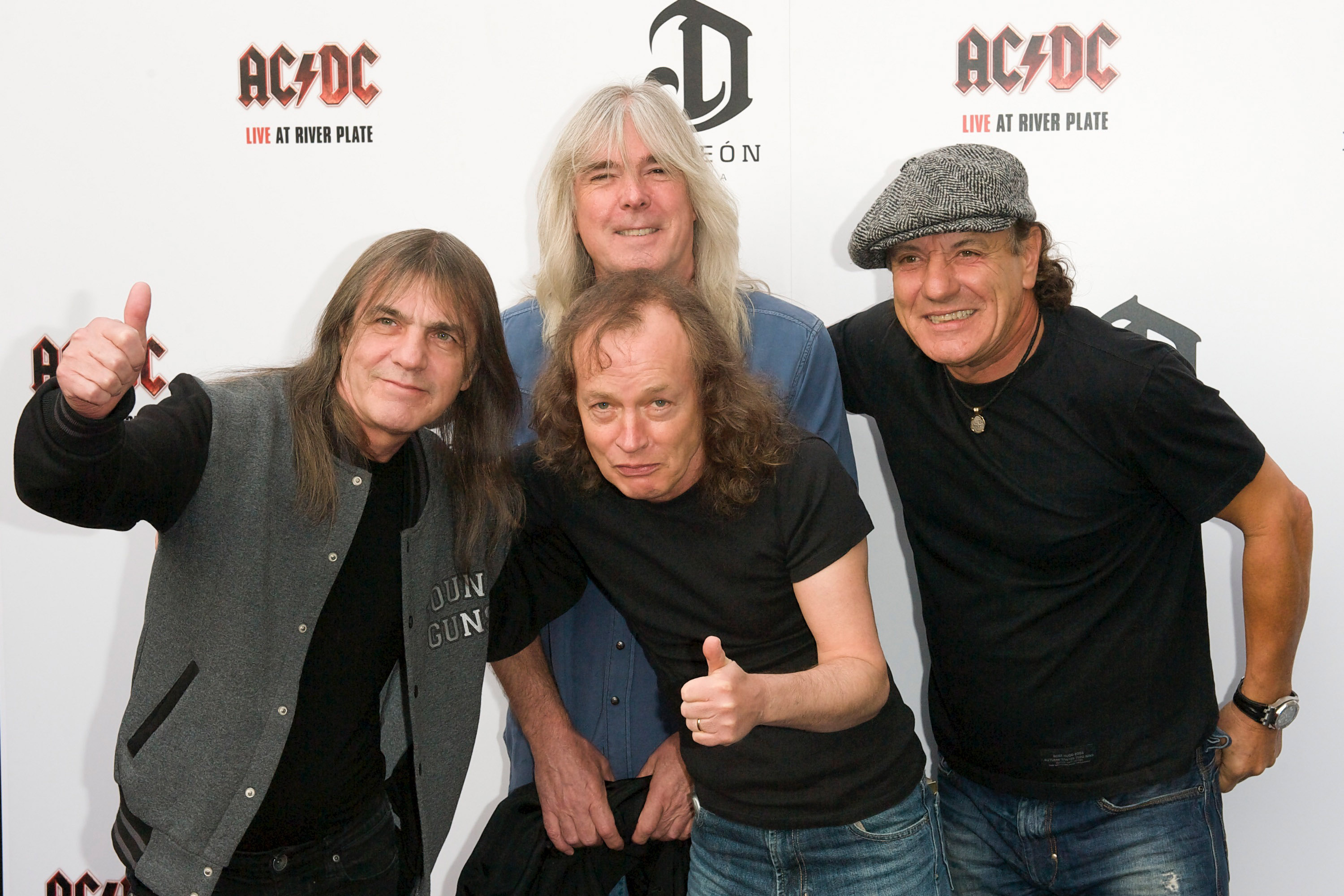 Cliff Williams, AC/DC hiatus, Ill health, 3000x2000 HD Desktop