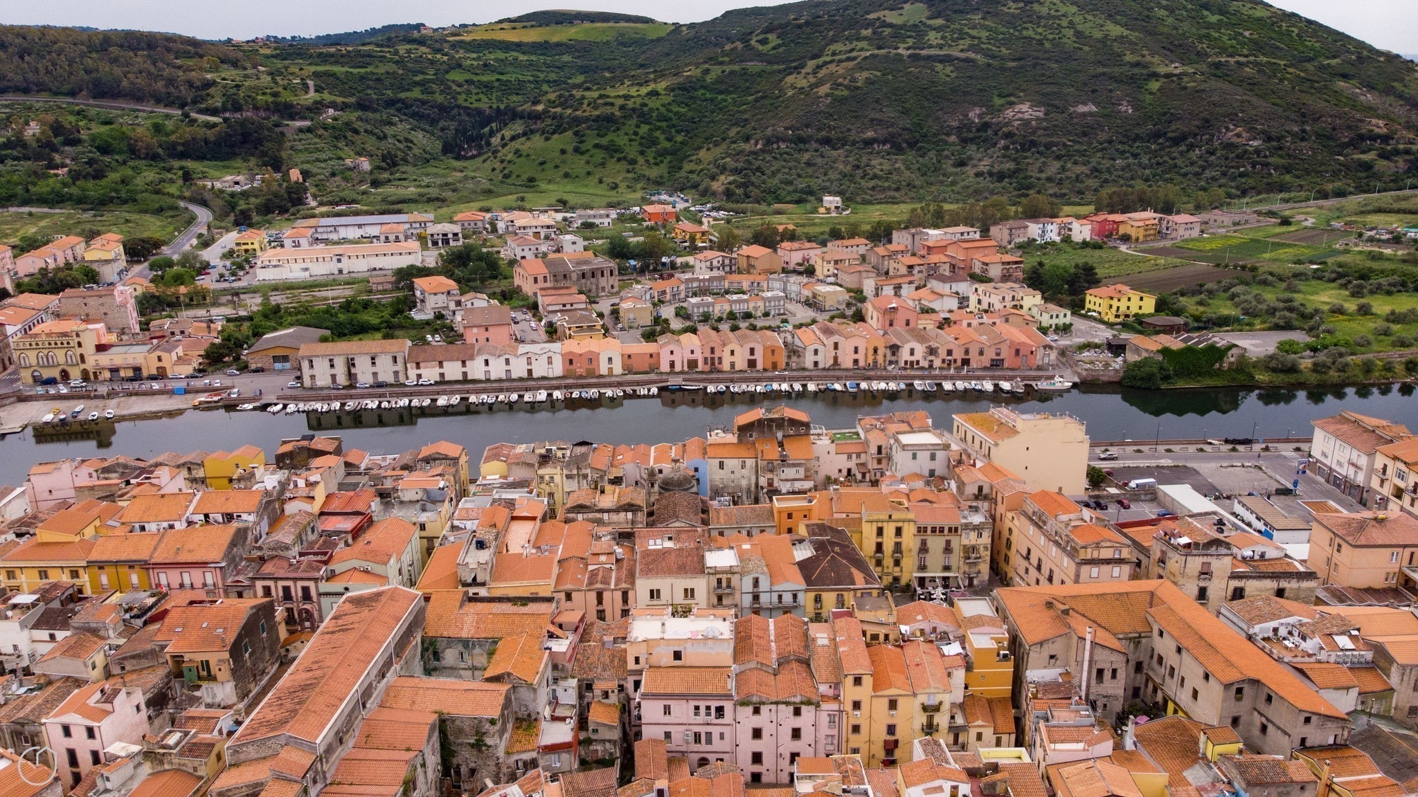 Bosa, Portella 28, Sardinian wonders, Charming neighborhood, 2050x1160 HD Desktop