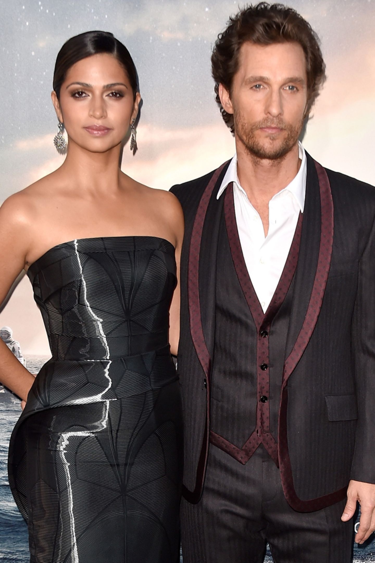 Matthew McConaughey, Camila Alves, Enduring marriage, Love story, 1440x2170 HD Phone