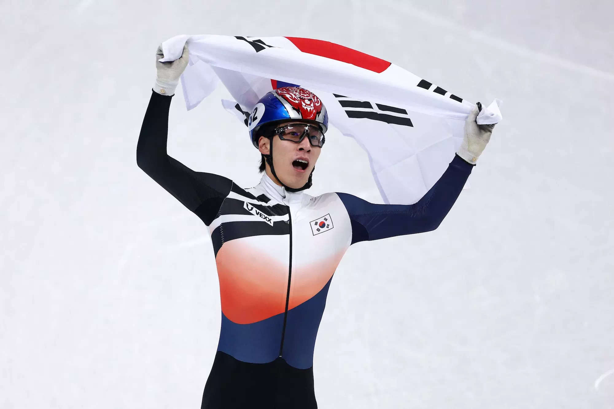 Hwang Dae-heon, Chinese speed skater, Disqualified race, Judging bias, 2000x1340 HD Desktop