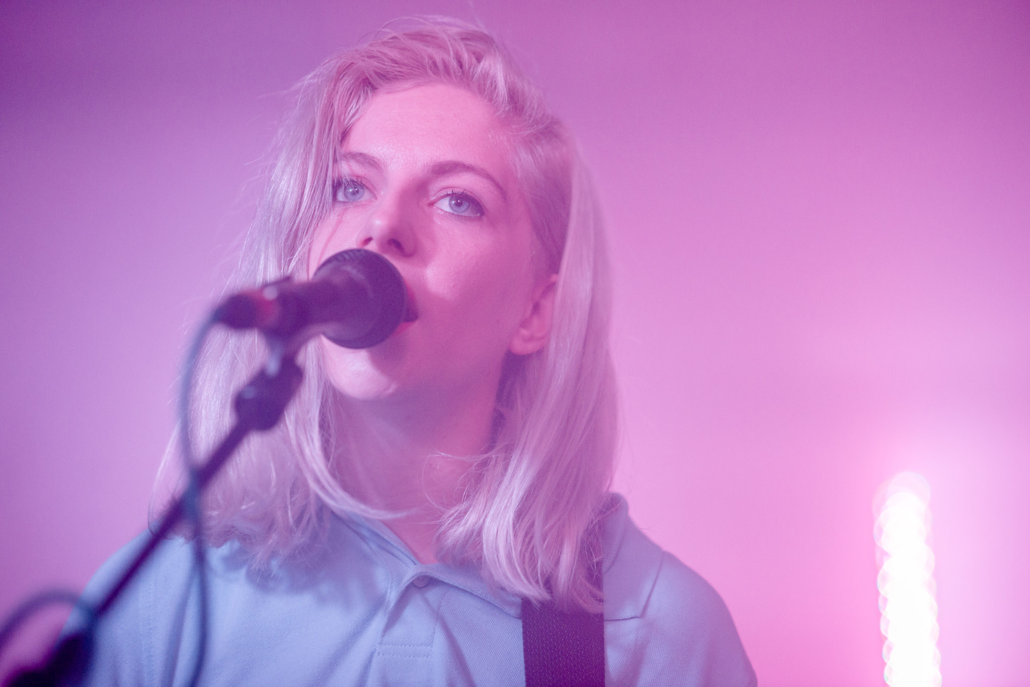 Alvvays band, London DIY gig, Indie pop, Enchanting melodies, 2050x1370 HD Desktop