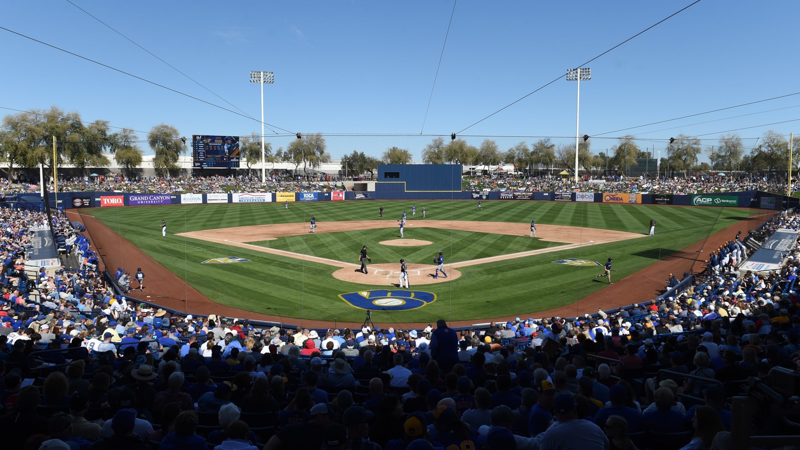 American Family Fields of Phoenix, Milwaukee Brewers Wallpaper, 2560x1440 HD Desktop