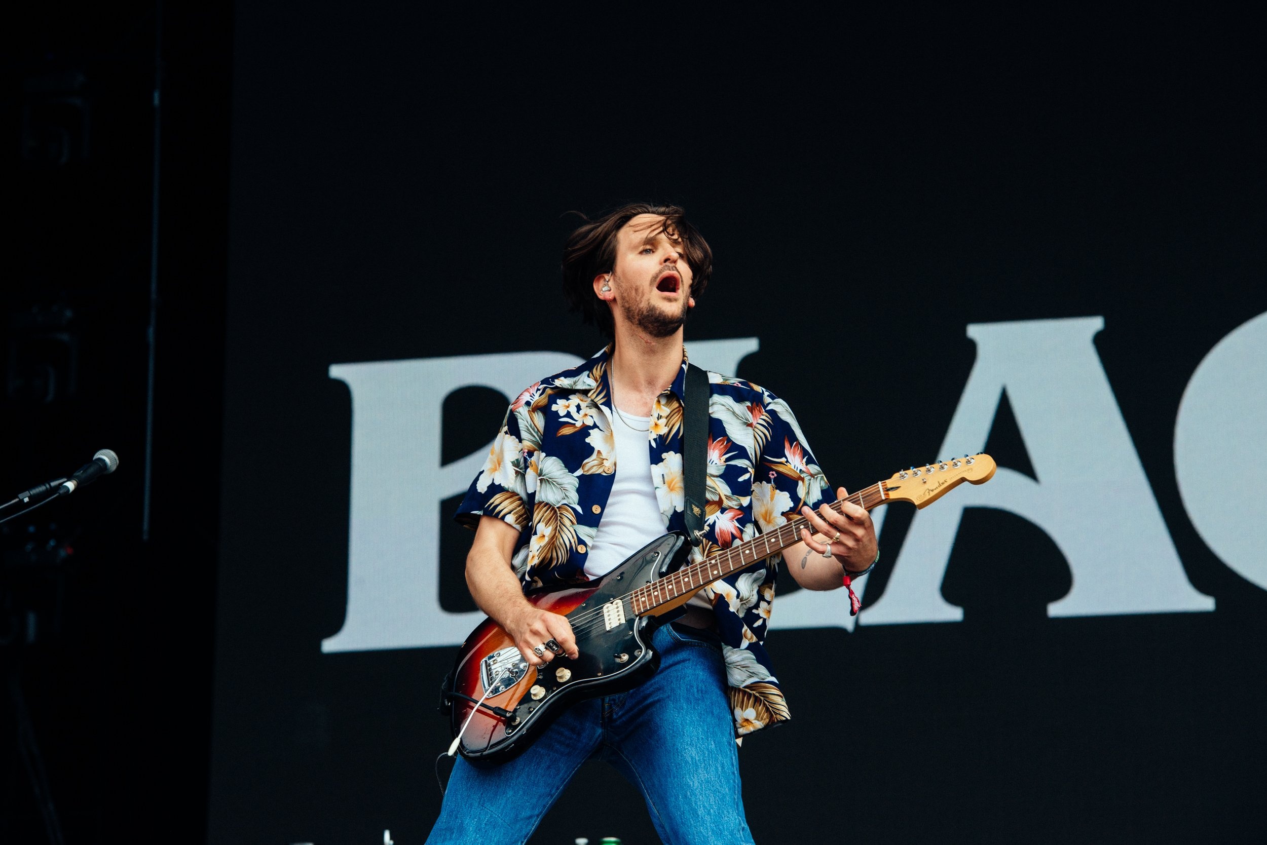 Black Honey use Reading 2022's Main Stage East as a springboard into something new - in photos | Dork 2500x1670