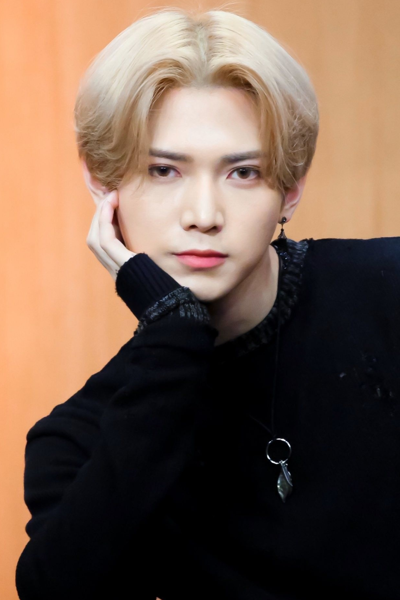 Yeo-sang, ATEEZ member, Cool blonde hair, People, 1370x2050 HD Phone