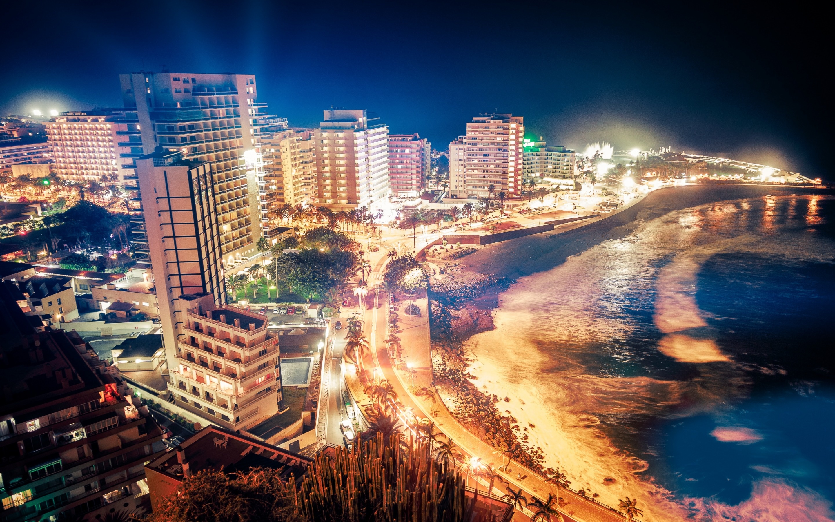 Puerto de la Cruz, Island of Tenerife, Tourist center, Atlantic Ocean, 2880x1800 HD Desktop