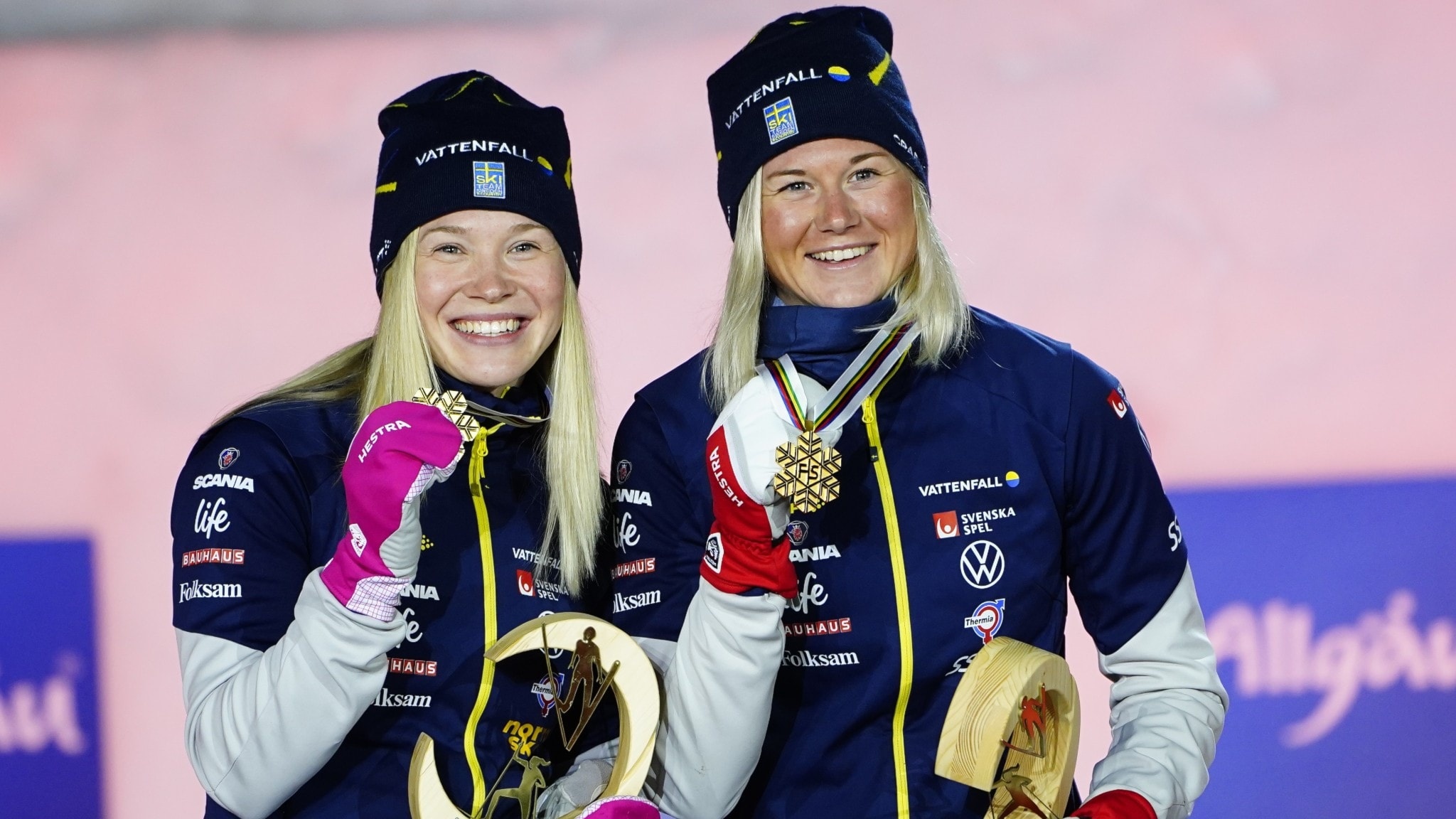 Maja Dahlqvist, Medal ceremony, Sundling partnership, Podium moment, 2050x1160 HD Desktop