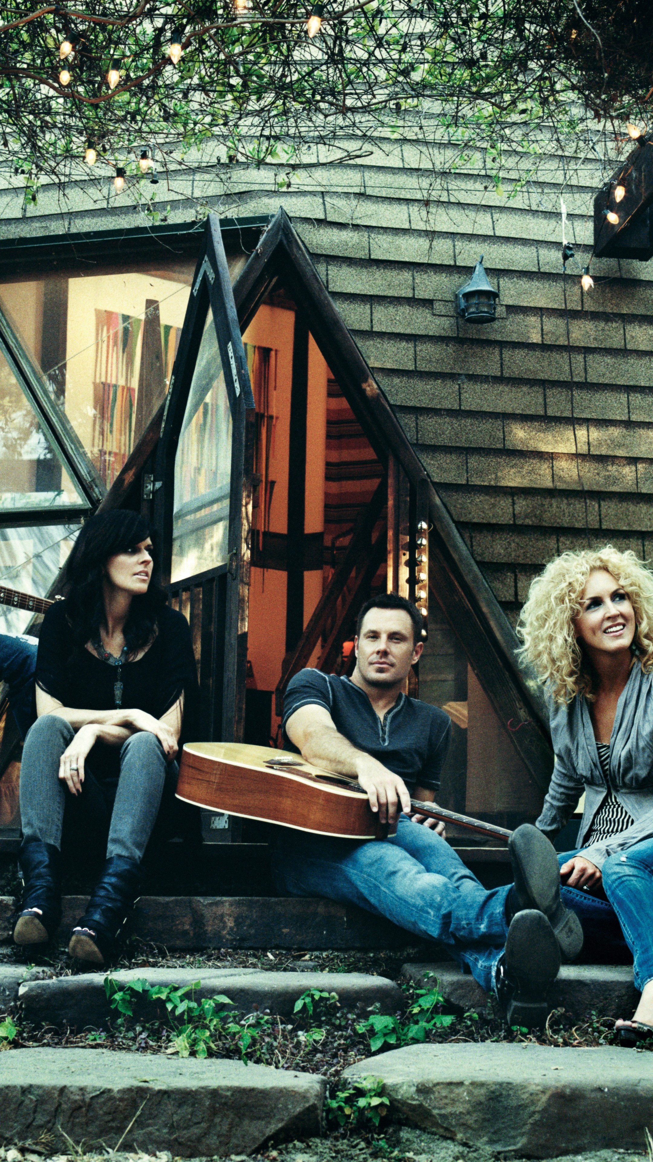 Little Big Town, Celebrity wallpapers, Karen Fairchild, Kimberly Schlapman, 2160x3840 4K Phone