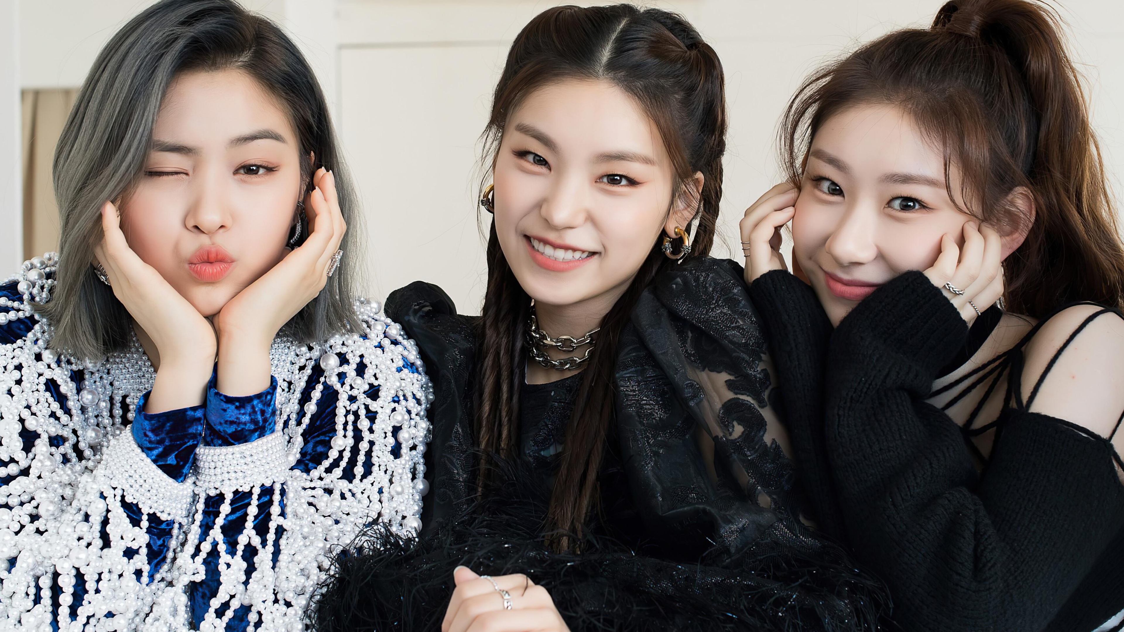 ITZY Chaeryeong, Popular wallpapers, Rising star, Dynamic visuals, 3840x2160 4K Desktop