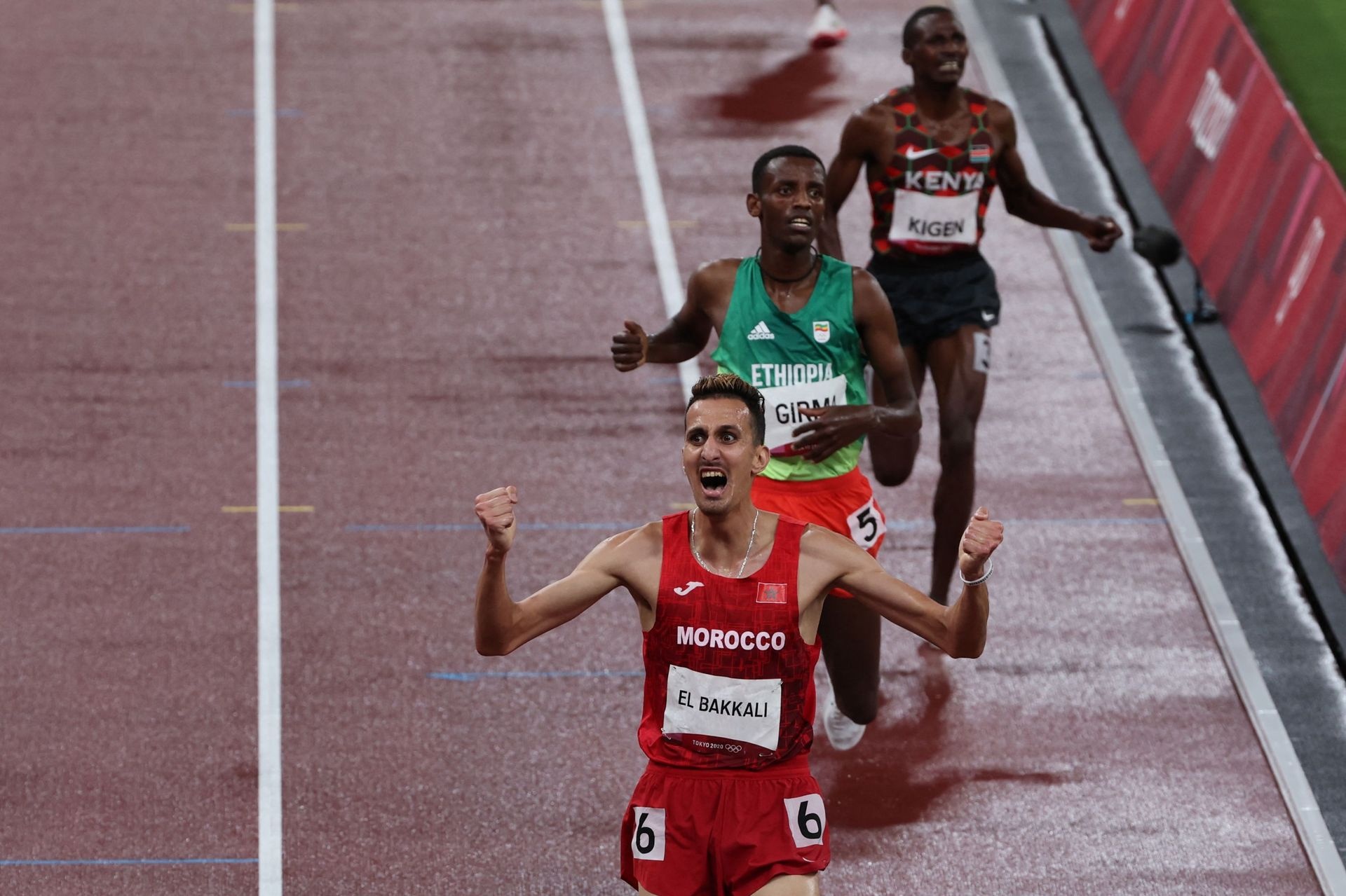 Soufiane El Bakkali, Maroccan athlete, Steeplechase victory, 1920x1280 HD Desktop