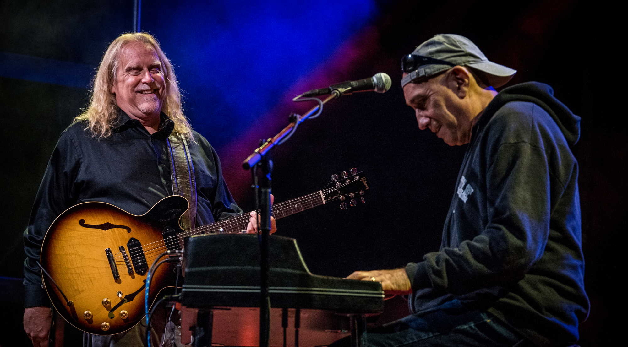 Warren Haynes, John Prine cover, Danny Louis collaboration, Soulful performance, 2000x1110 HD Desktop