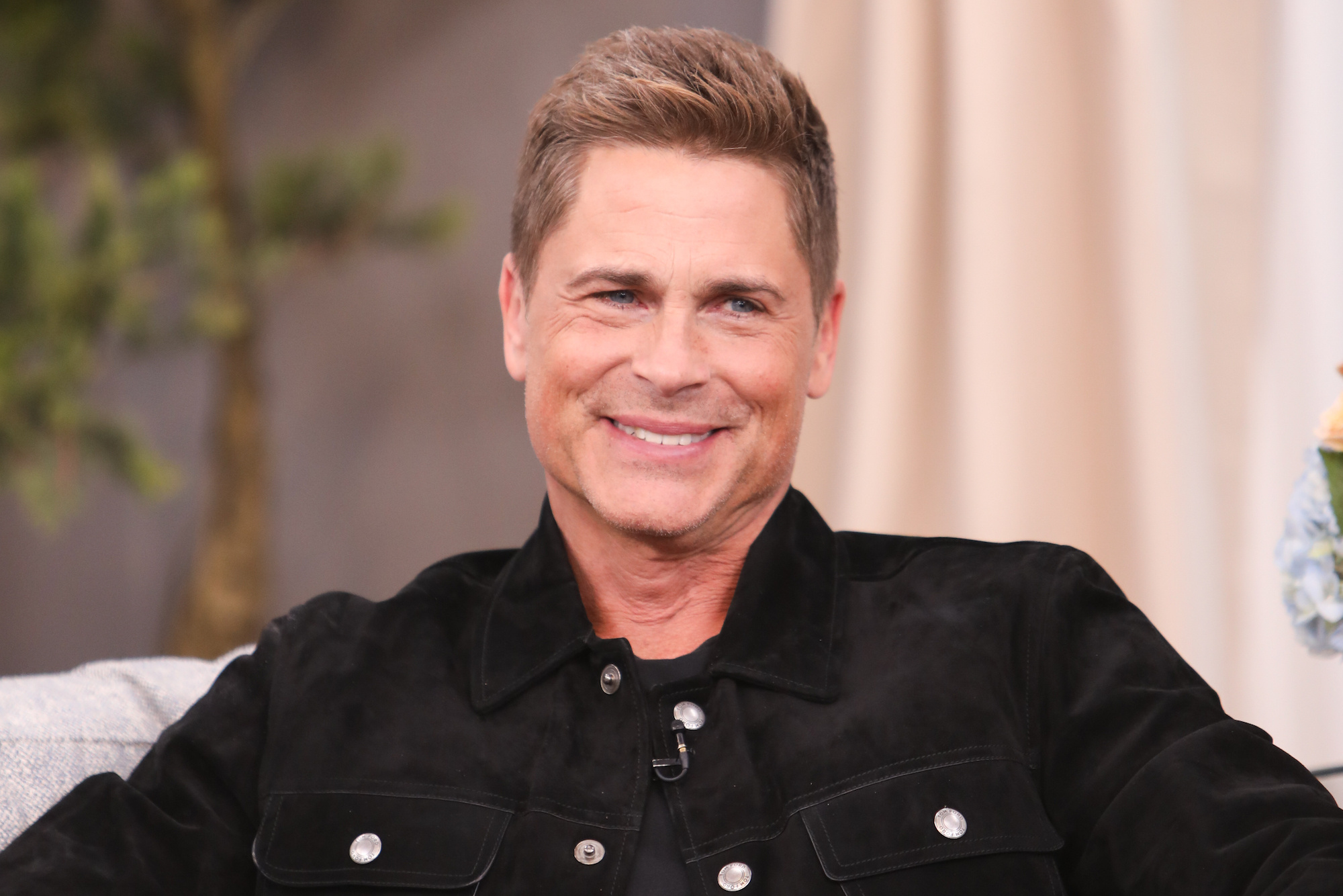 Rob Lowe, Co-star, Refused, Kiss, 2000x1340 HD Desktop