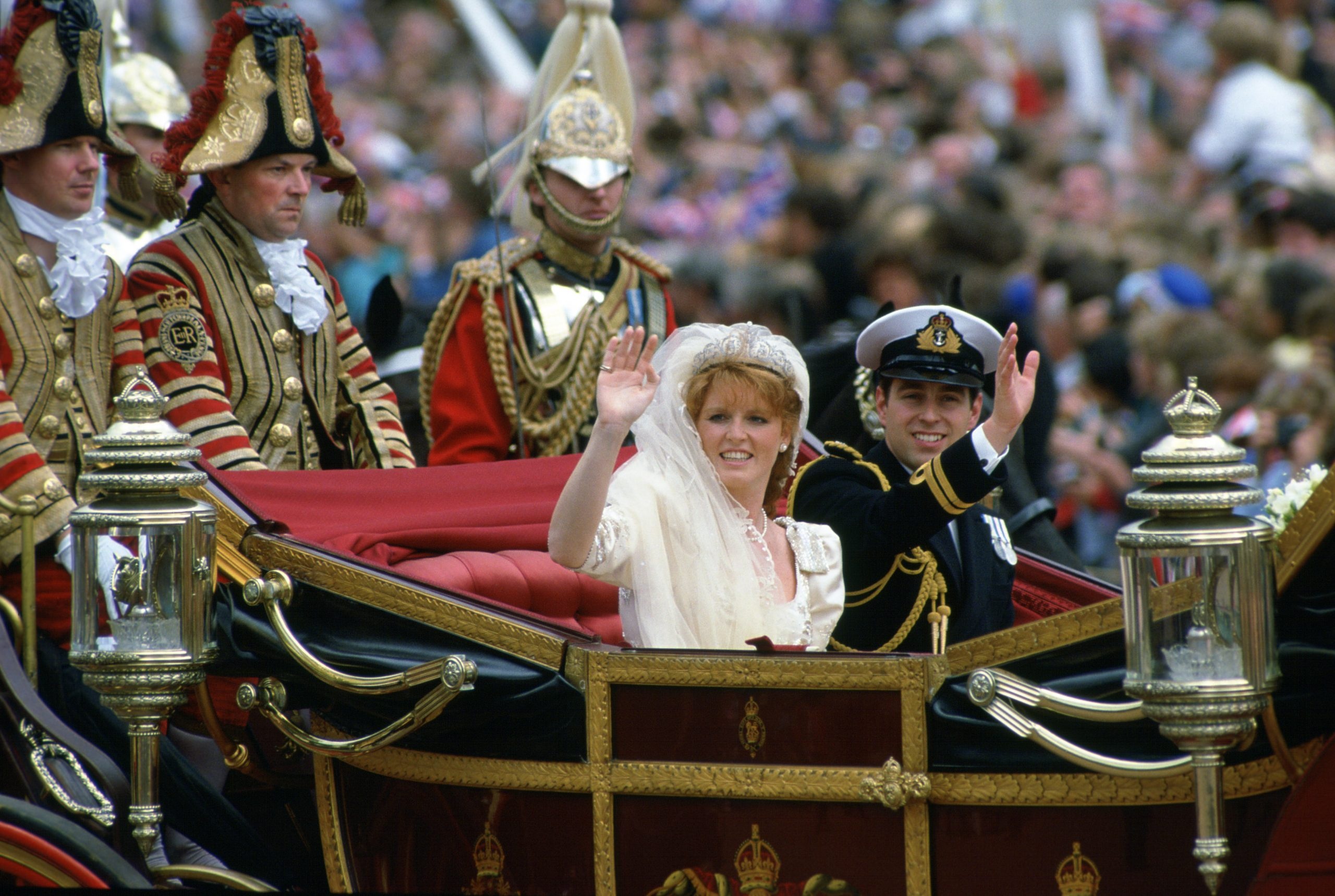 Sarah Ferguson, Queen's fury, Hen night, 2560x1720 HD Desktop