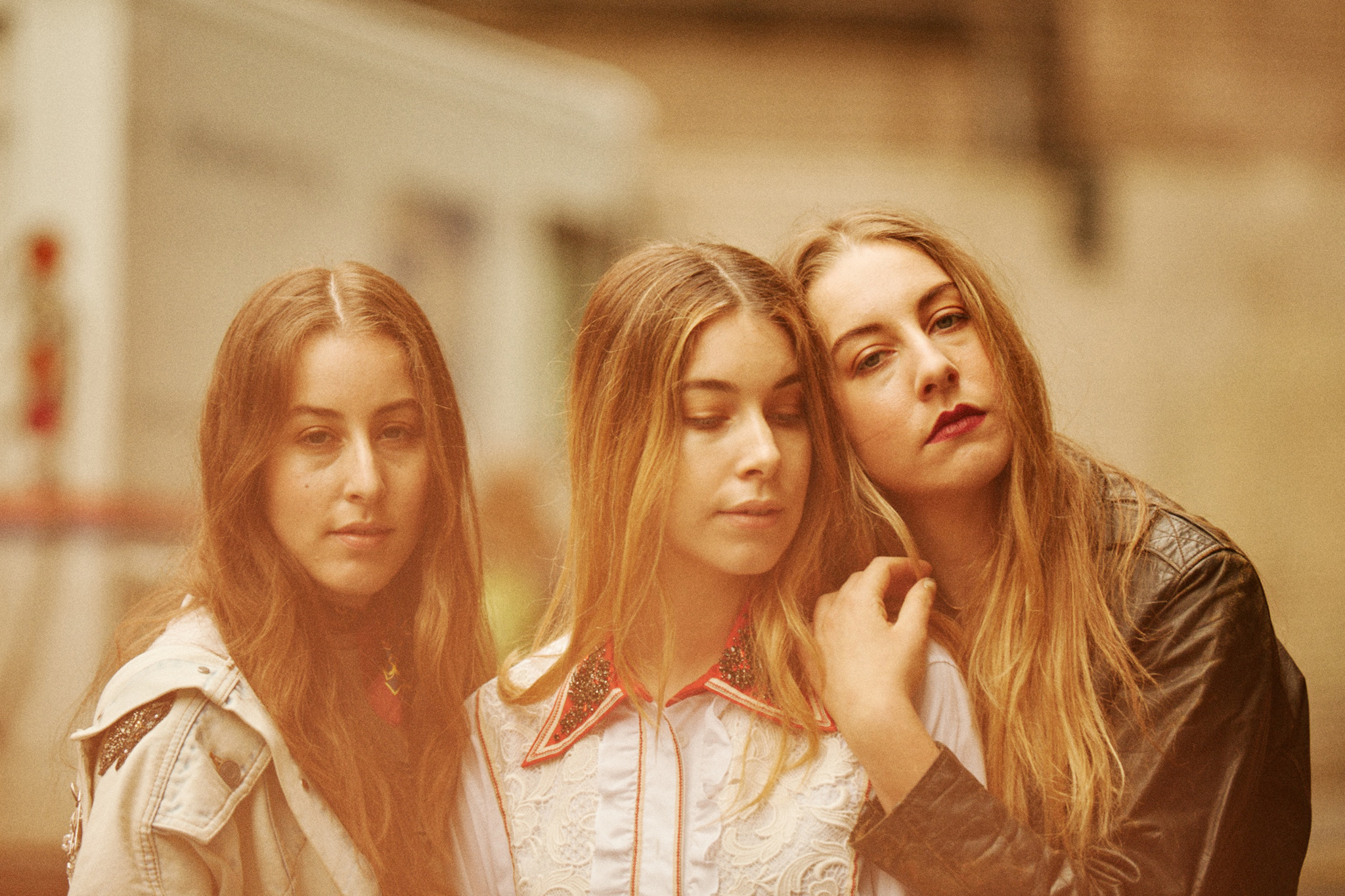 HAIM band, Streaming concert, Canter's Deli, Los Angeles music scene, 2050x1370 HD Desktop