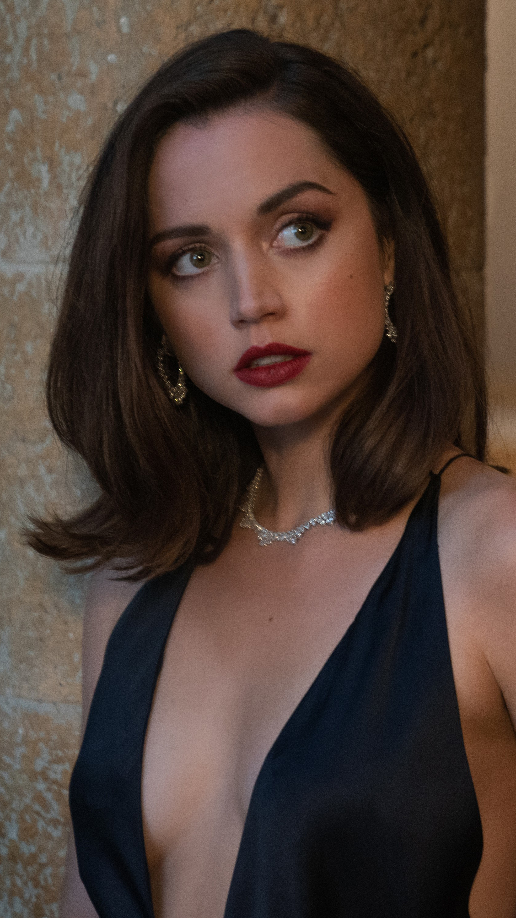 Ana de Armas, No Time to Die, Sony Xperia, 2160x3840 4K Phone