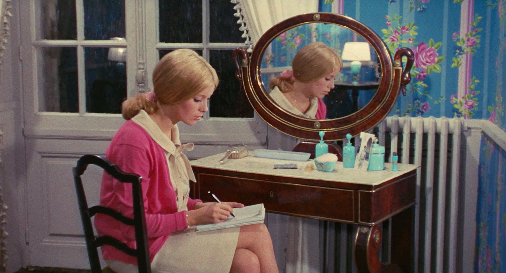 The Umbrellas of Cherbourg, SmallRoomsReg, French cinema classics, Beloved musical, 2060x1110 HD Desktop