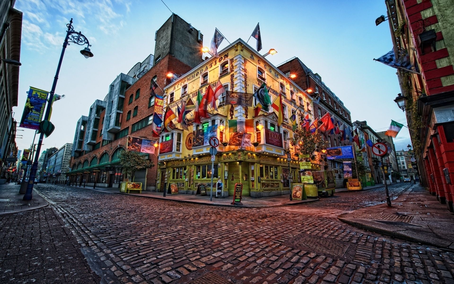 The Oliver St. John Gogarty bar, Dublin Wallpaper, 1920x1200 HD Desktop