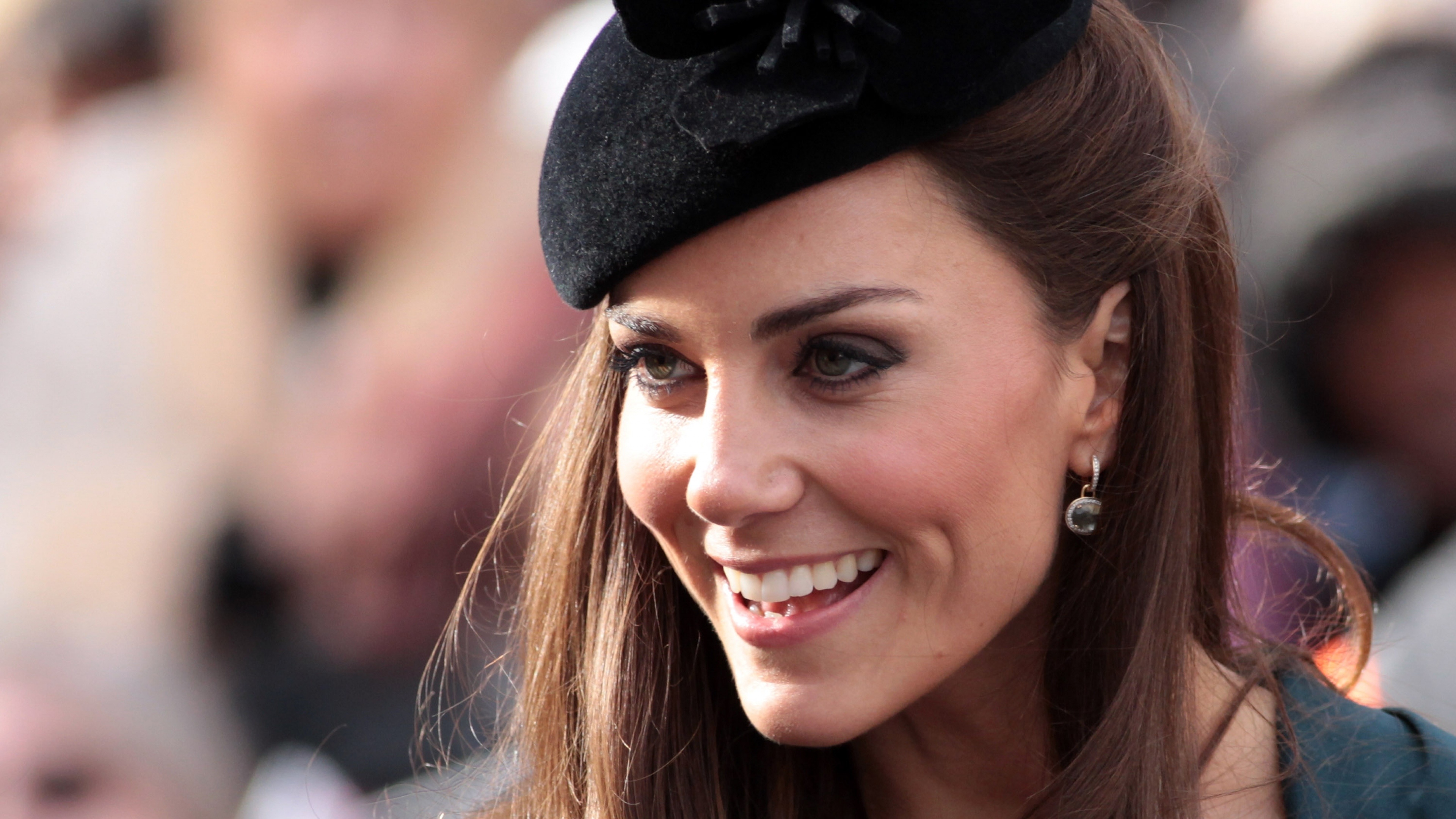 Kate Middleton, Duchess of Cambridge, Royal fashion, Elegant style, 3840x2160 4K Desktop