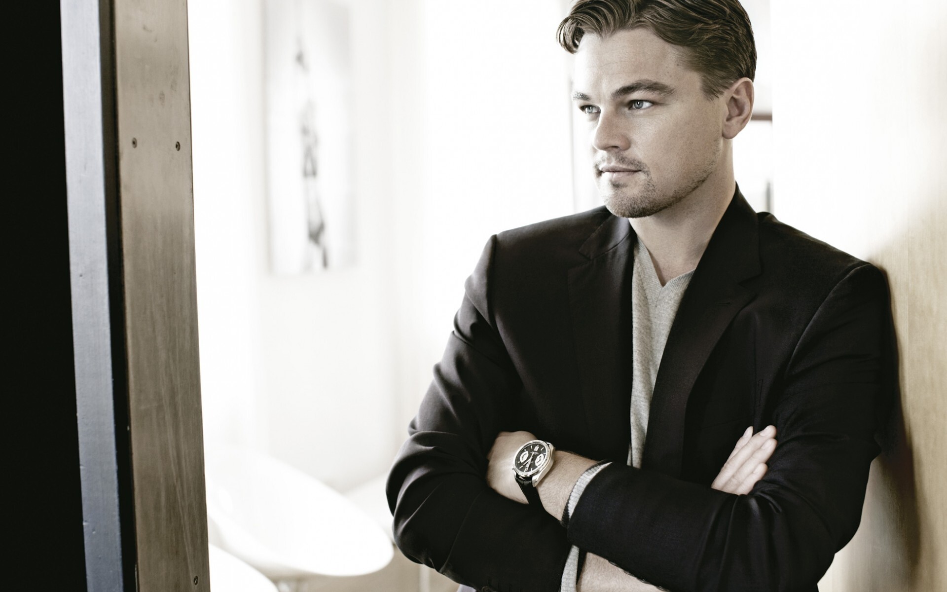 Leonardo DiCaprio, Hollywood legend, Iconic actor, Celebrity status, 1920x1200 HD Desktop