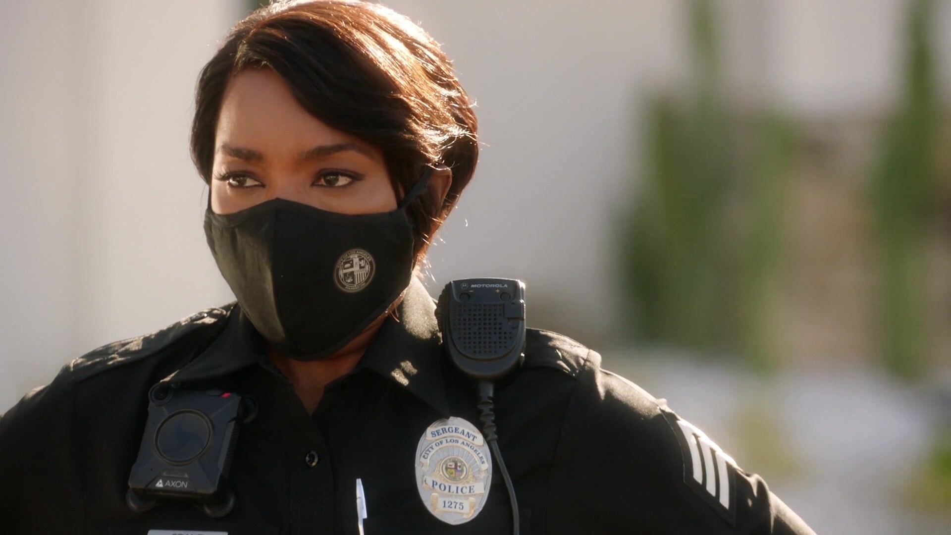 Motorola radio, Angela Bassett, Athena Carter Grant Nash, TV shows, 1920x1080 Full HD Desktop