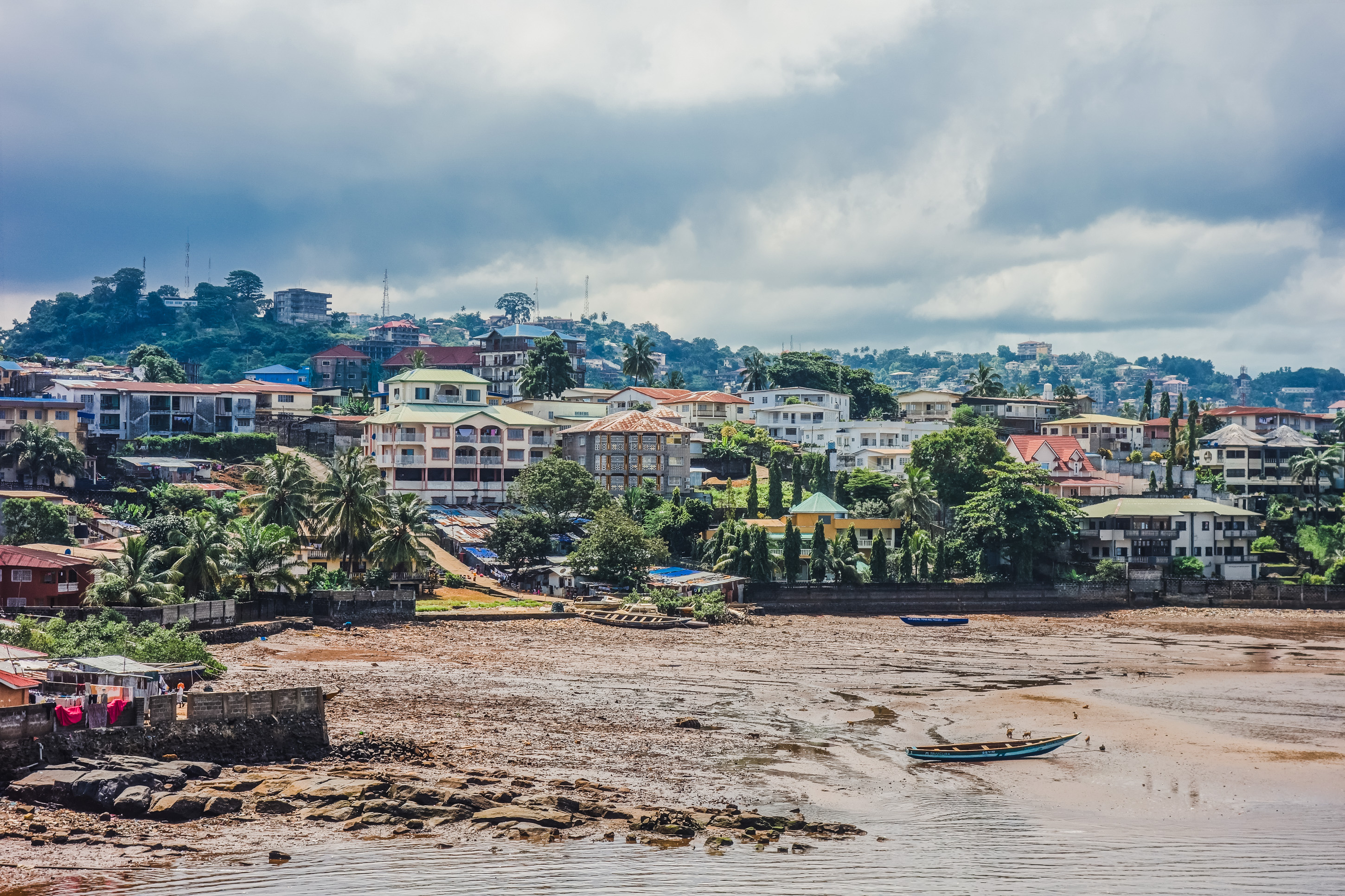 Freetown, Sierra Leone, Travels, One man wolf pack, 2900x1940 HD Desktop