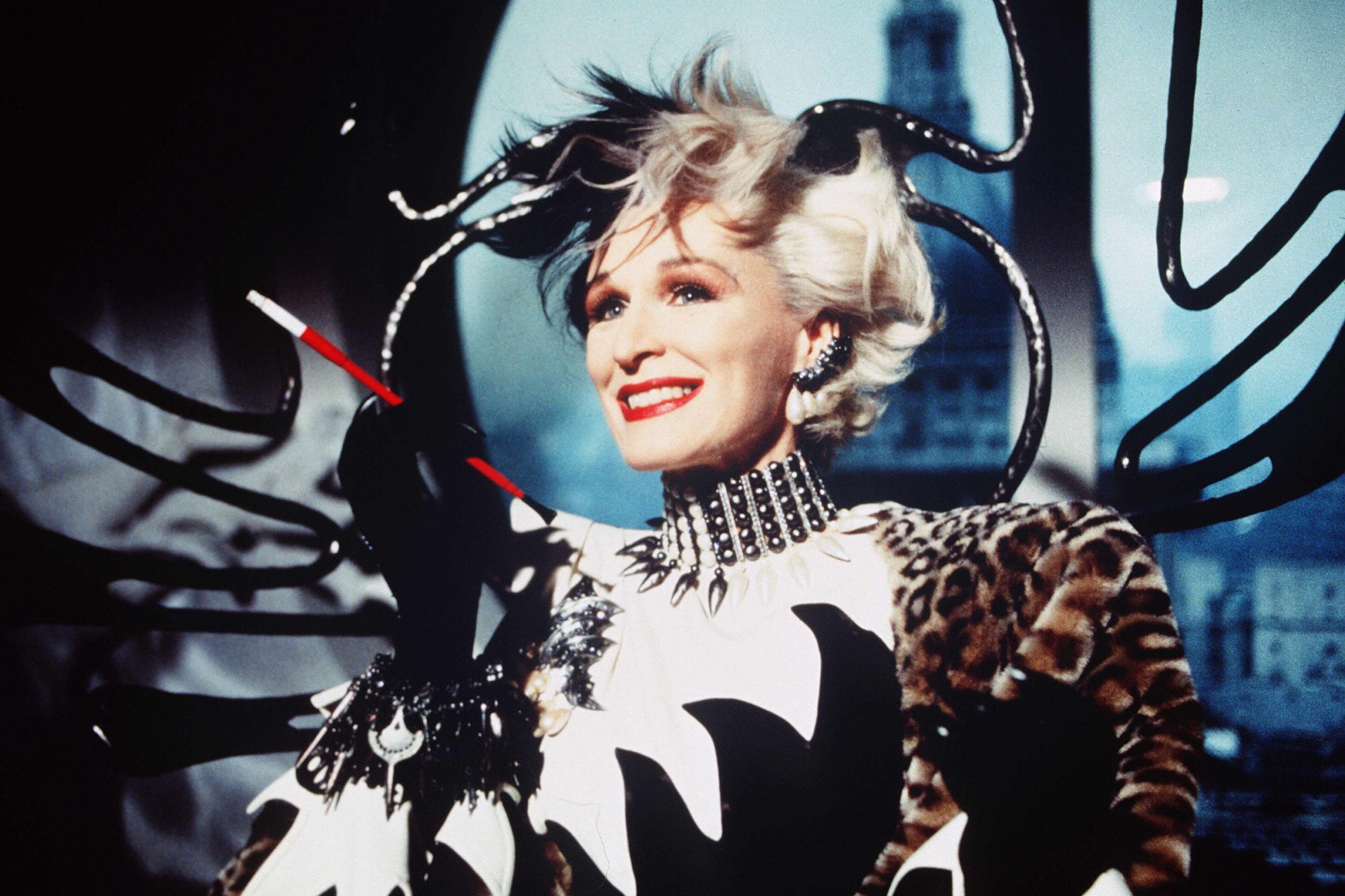 Cruella, Glenn Close, Costumes, 101 Dalmatians, 2000x1340 HD Desktop