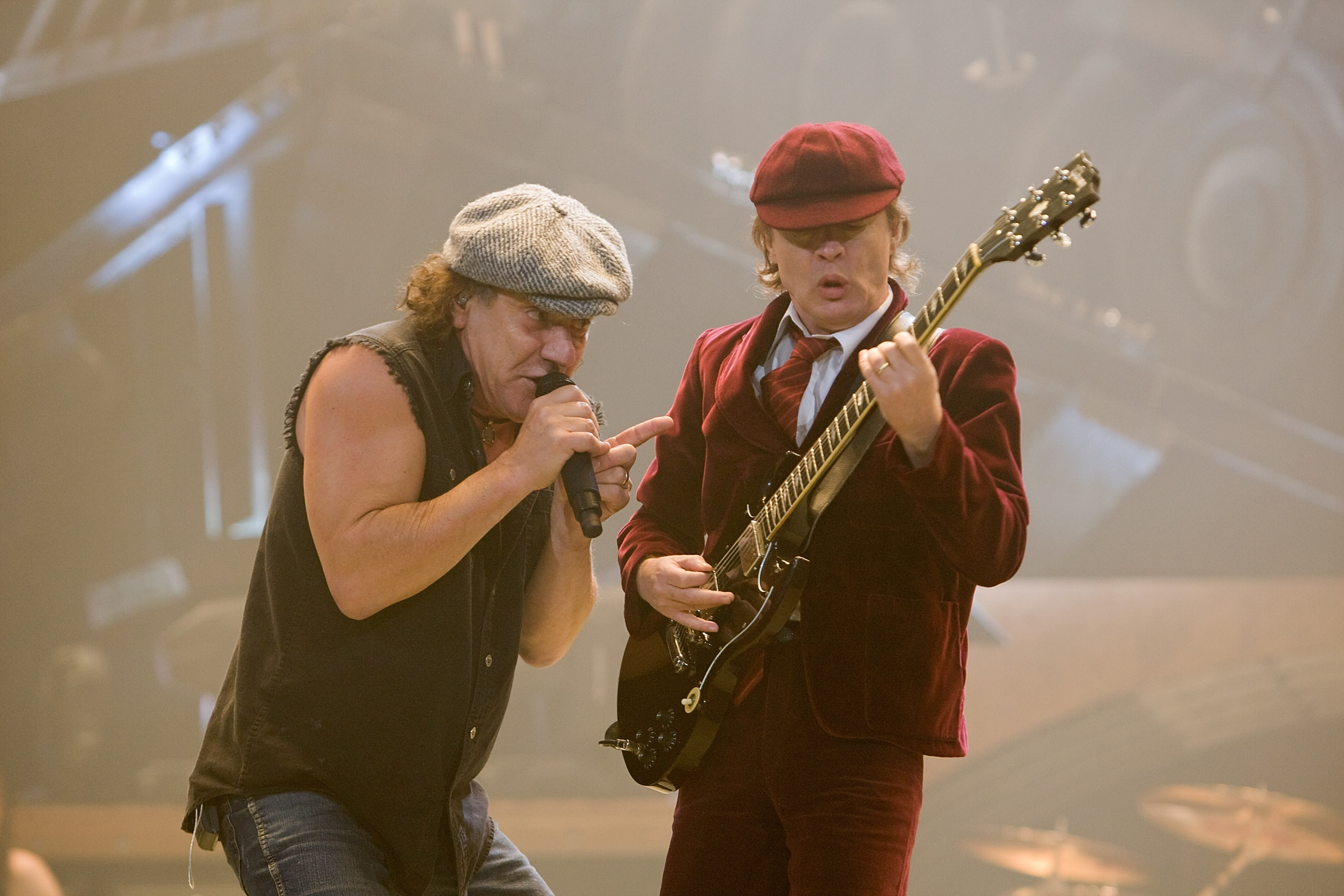 Angus Young, AC/DC guitarist, Hard rock pioneer, Thunderstruck, 3000x2000 HD Desktop