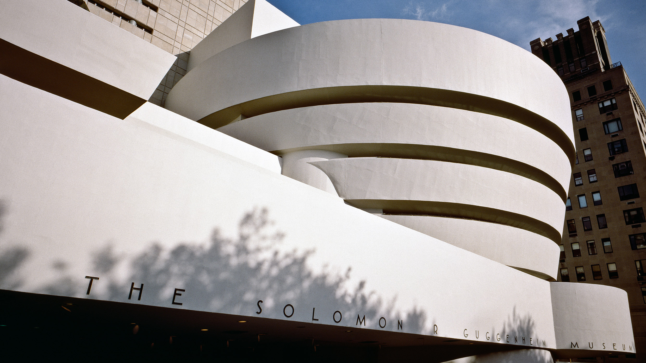 Guggenheim museums, Foundation, Artistic expression, Cultural exploration, 2480x1400 HD Desktop