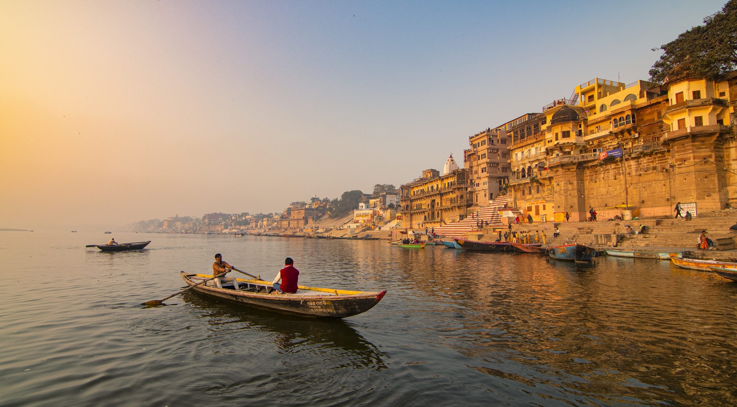 Skiff scenery in Varanasi, Free image by Litan Das, Beautiful waterscape, Tranquil, 2560x1420 HD Desktop