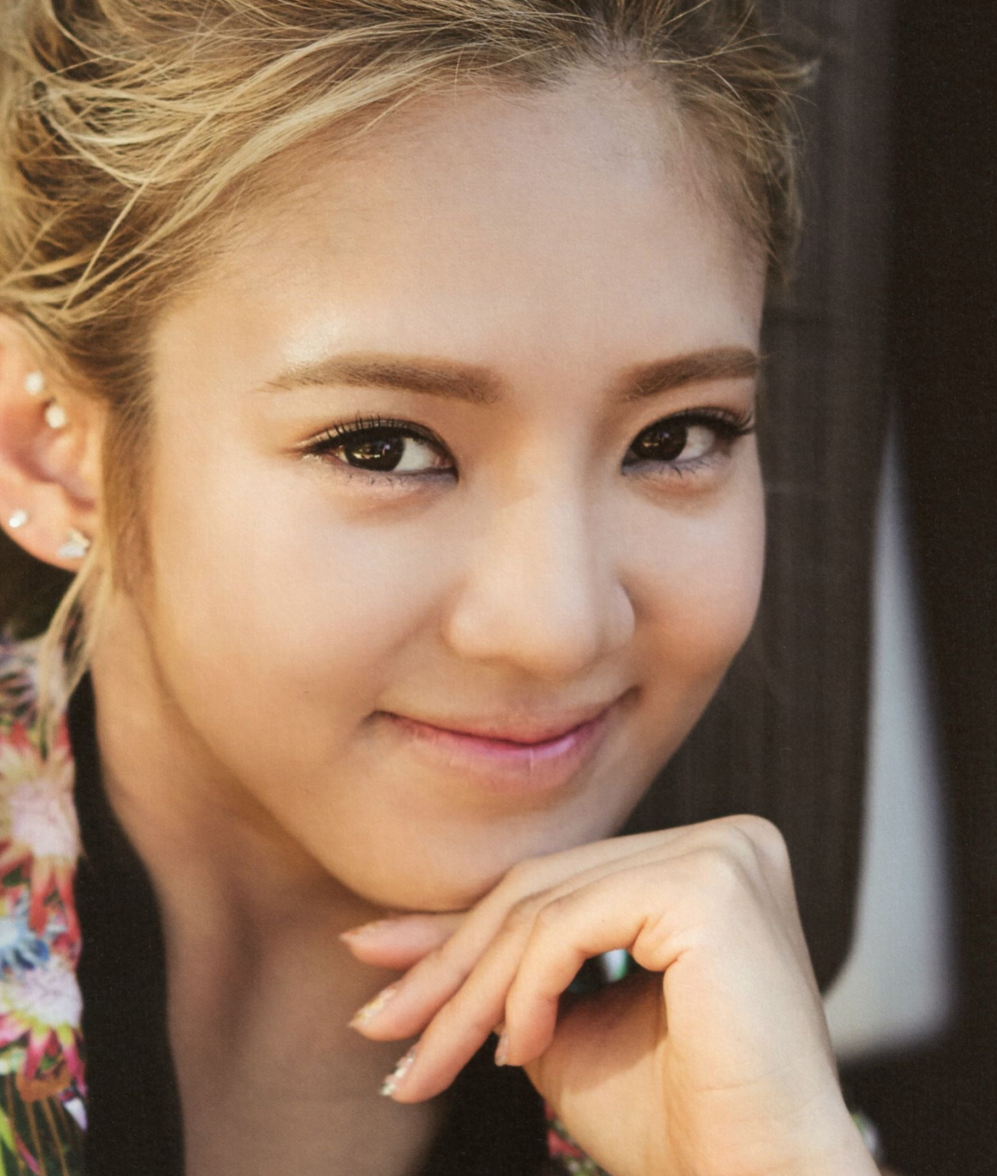 Hyoyeon, SNSD hyoyeon, Kpop idol, Music sensation, 2000x2360 HD Phone