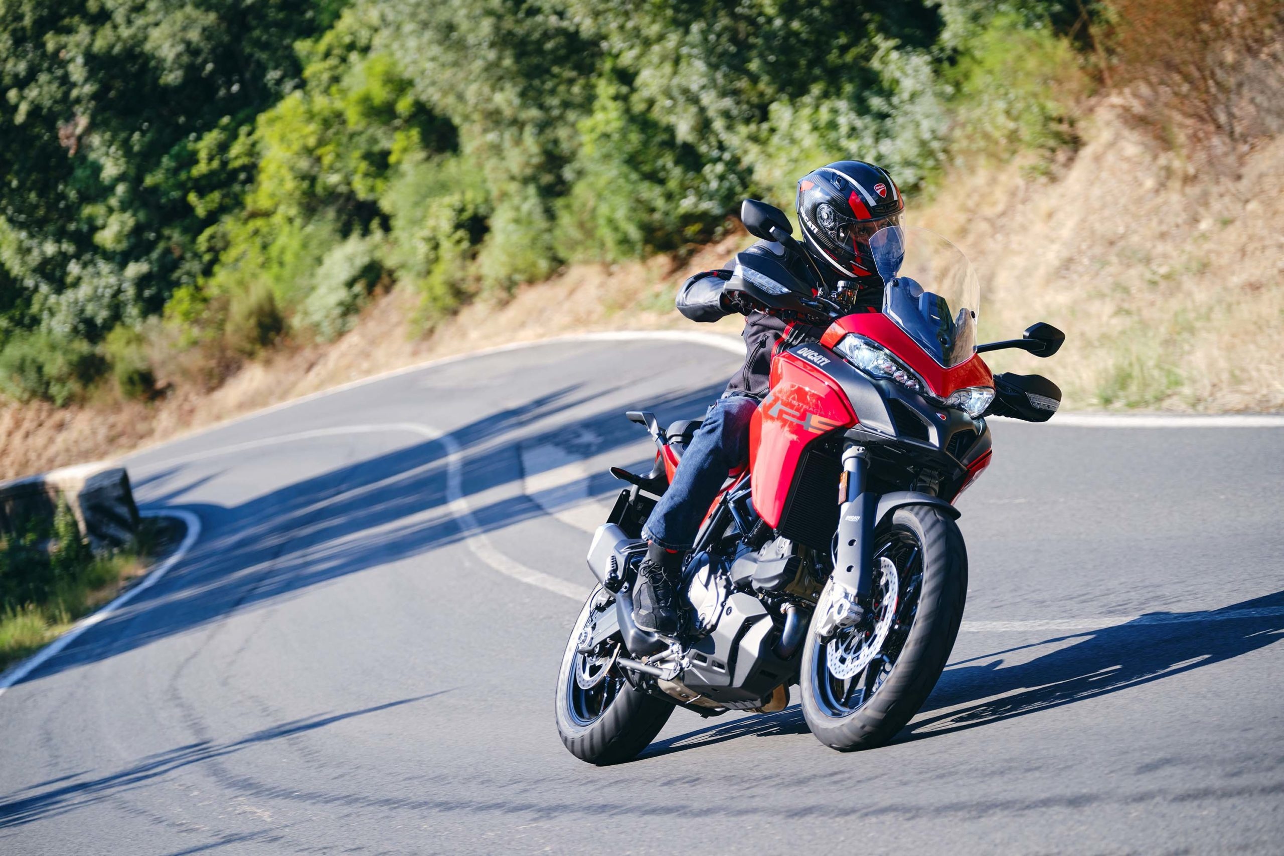 Ducati Multistrada V2, Ultimate versatility, Classic Italian design, Asphalt conqueror, 2560x1710 HD Desktop