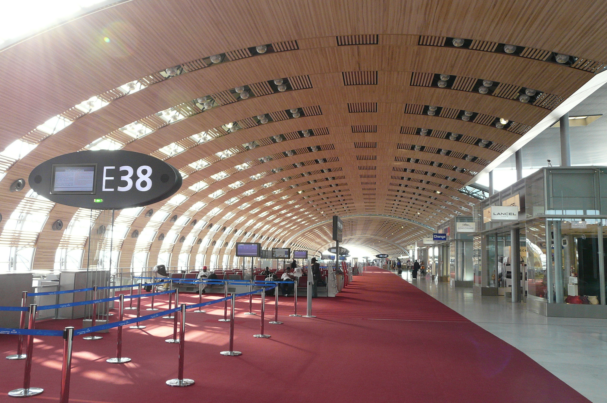 Terminal 2E, Paris-Charles de Gaulle Airport Wallpaper, 2050x1360 HD Desktop