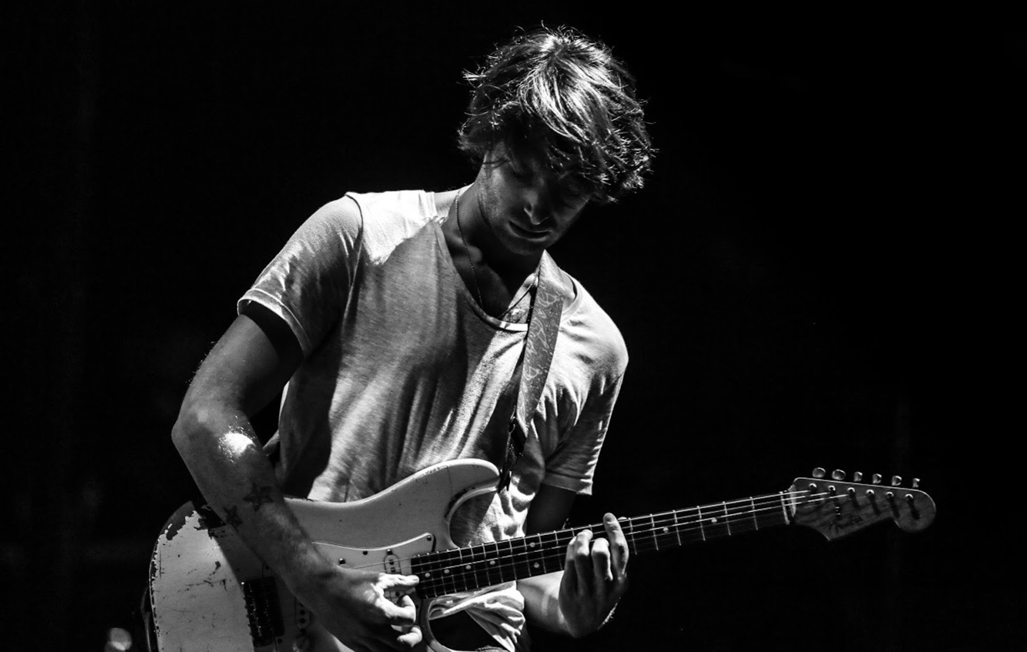 Paolo Nutini, Intimate UK tour, Sheffield Leadmill show, Engaging performances, 2000x1270 HD Desktop