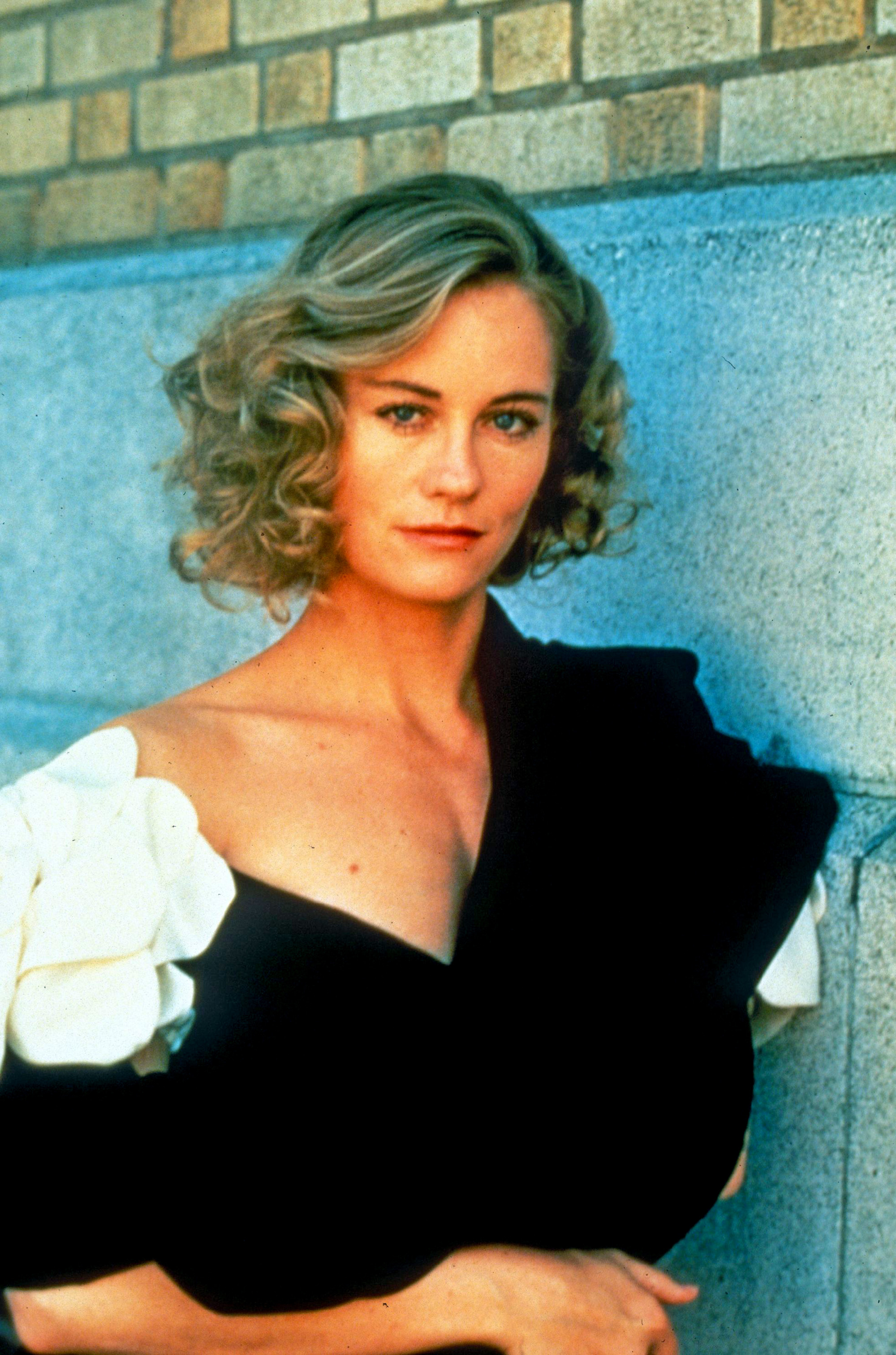 Cybill Shepherd's charm, Moonlighting leading lady, Timeless TV icon, Classic series, 2000x3030 HD Phone