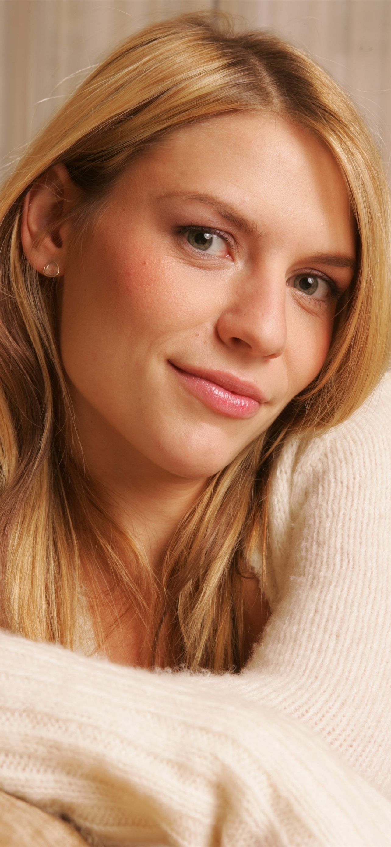 Claire Danes, iPhone wallpaper, Movie star, Entertaining talent, 1290x2780 HD Phone