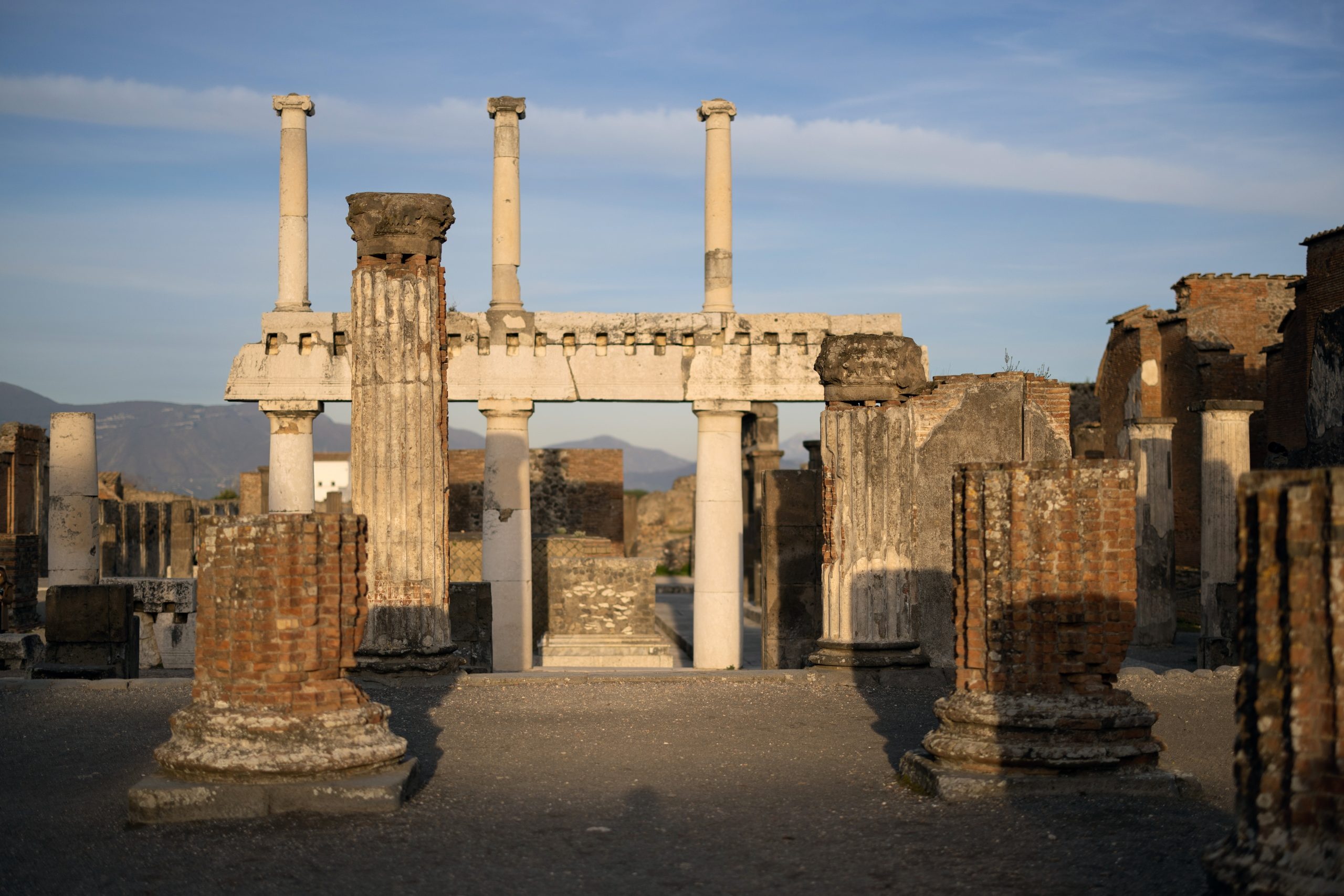 Pompeii, Moves with the times, 2560x1710 HD Desktop