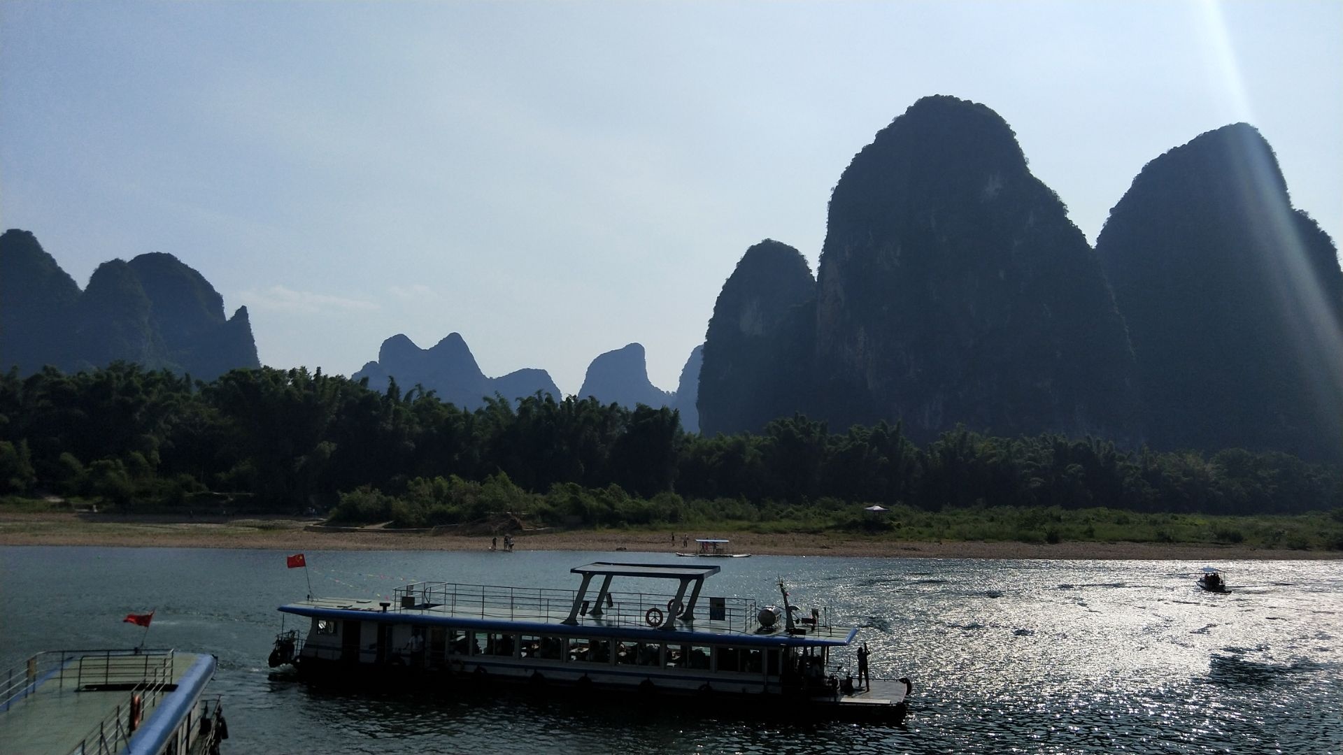 Li River, Reflections in water, Attractions and reviews, Transportation and hotels, 1920x1080 Full HD Desktop