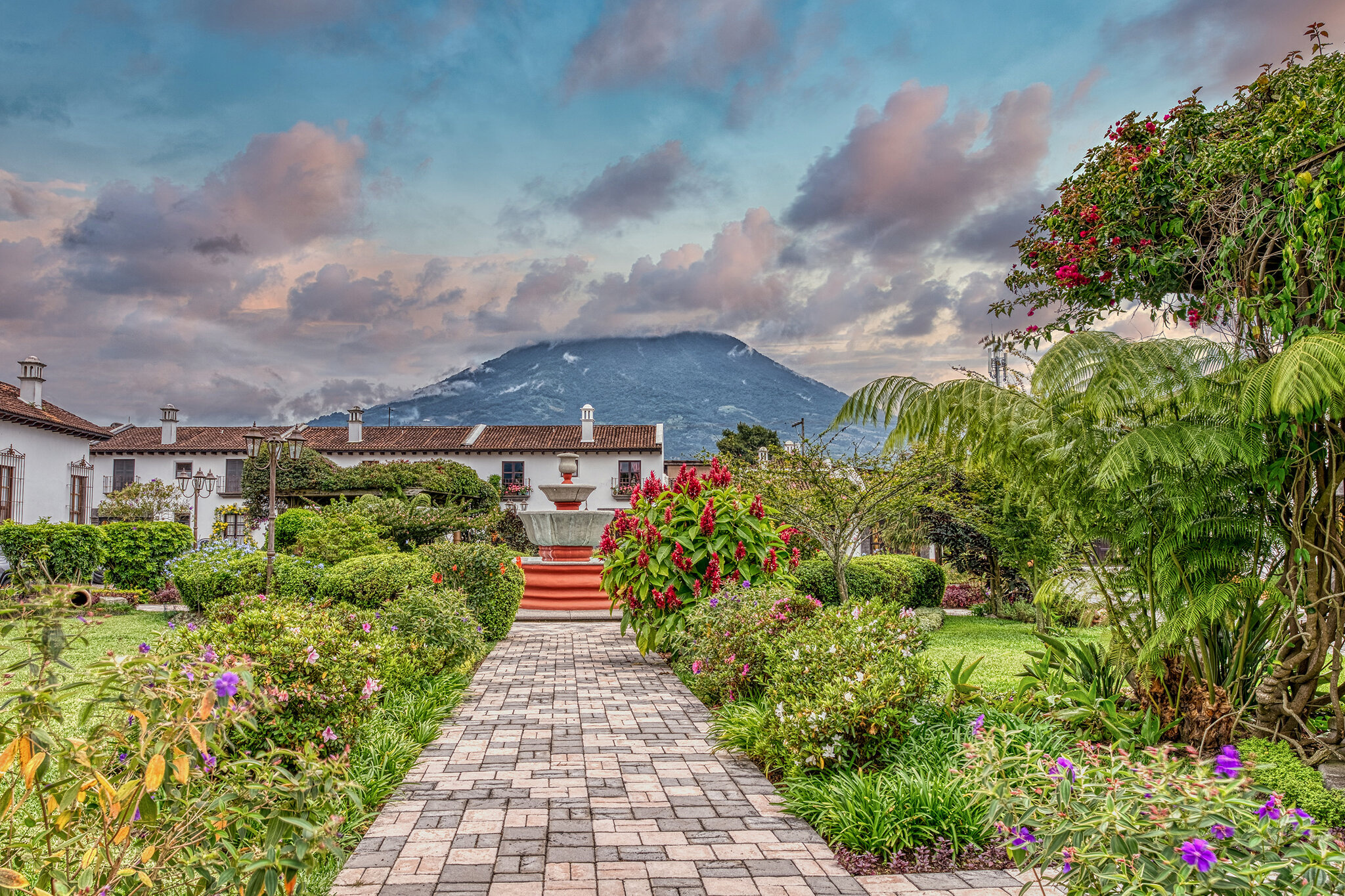 House hunting, Guatemala, Antigua, Volcanoes, 2050x1370 HD Desktop