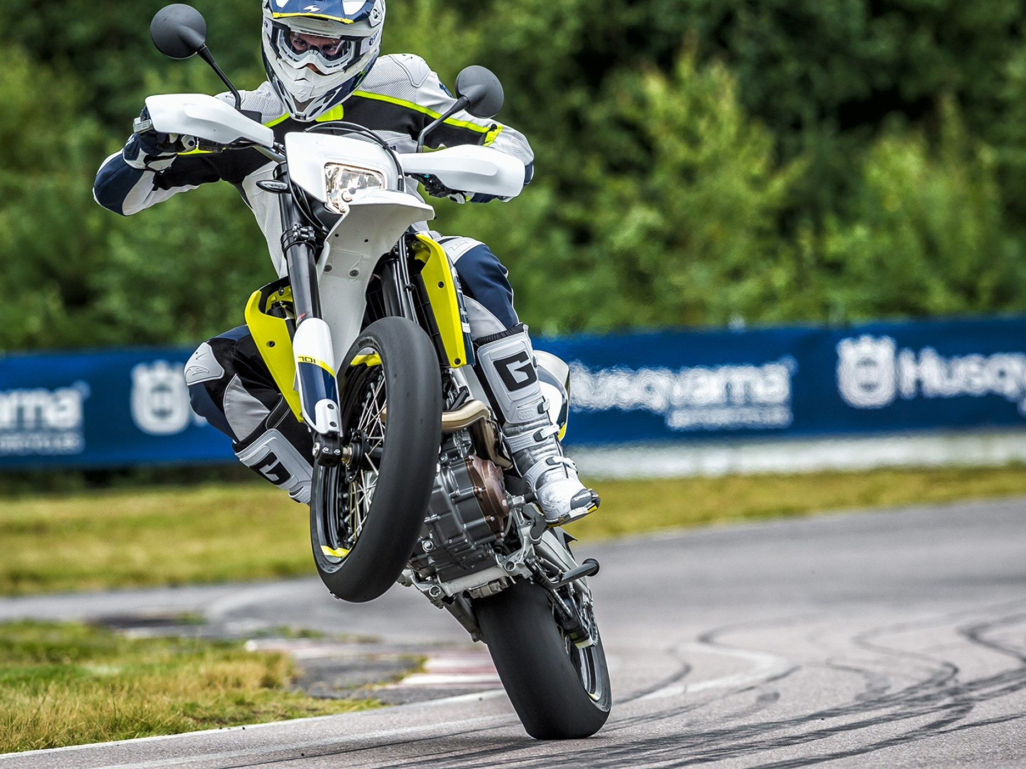 Wheelie, Supermoto Wallpaper, 2050x1540 HD Desktop