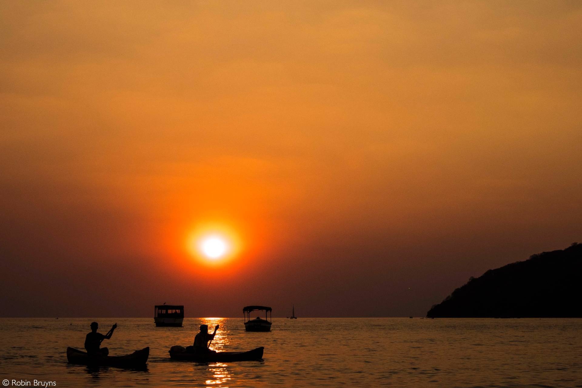 Lake Malawi, Freshwater beach, Island paradise, Africa Geographic, 1920x1280 HD Desktop