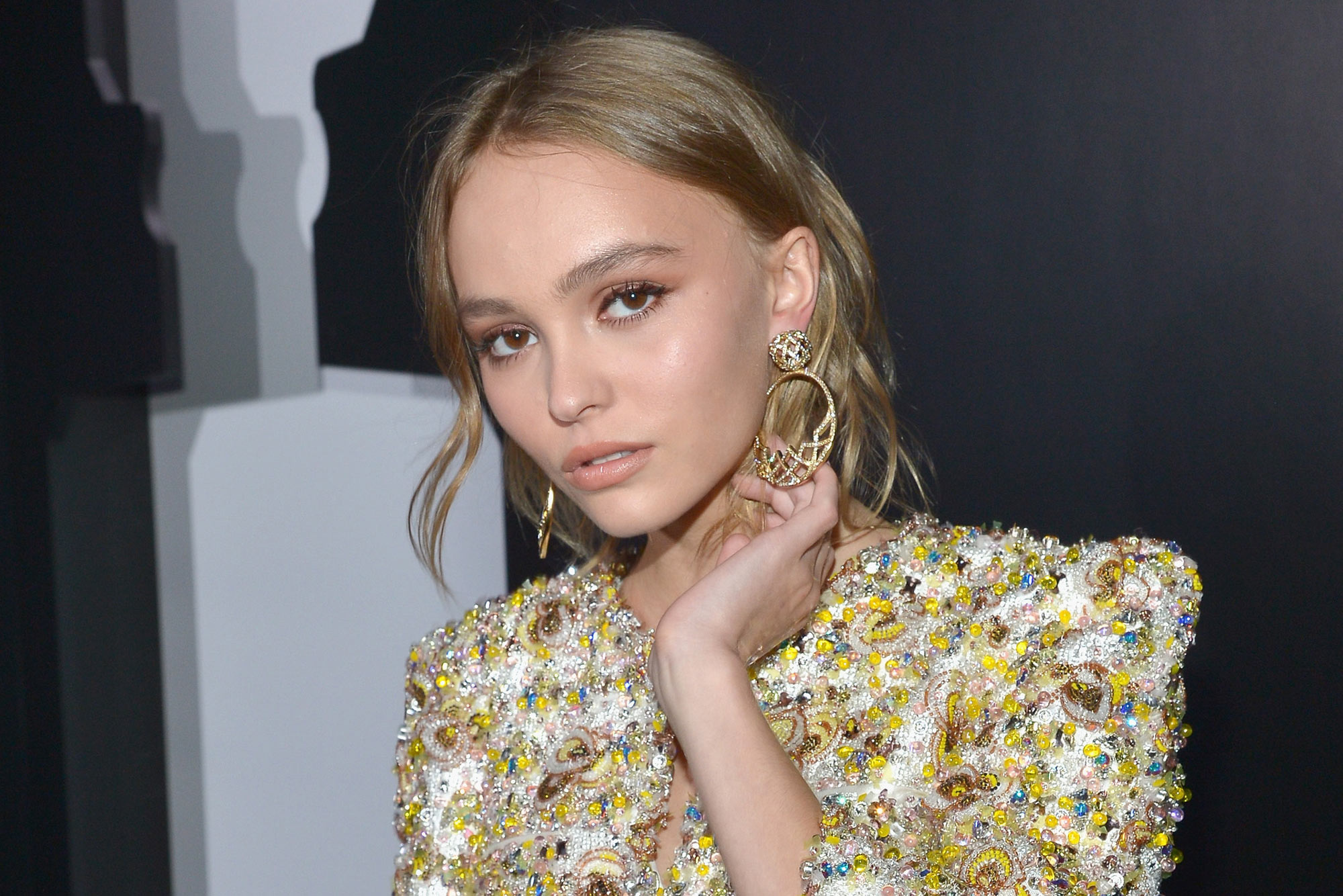 Lily-Rose Depp, NYC pad search, Celebrity real estate, Johnny Depp's daughter, 2000x1340 HD Desktop