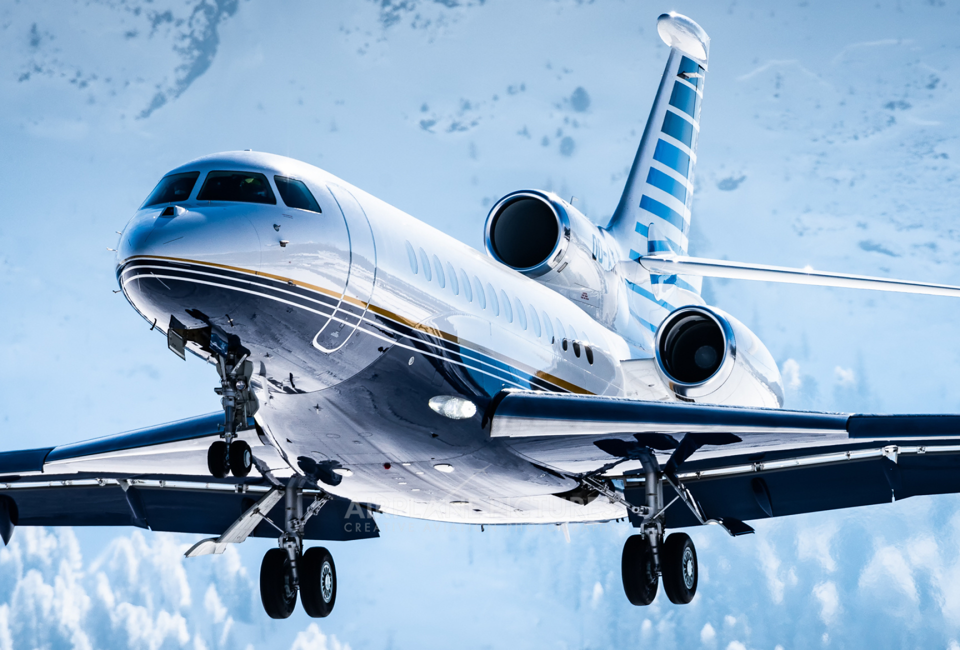 Falcon 7X, Private jet, Samedan Engadin, Luxury travel, 1920x1300 HD Desktop