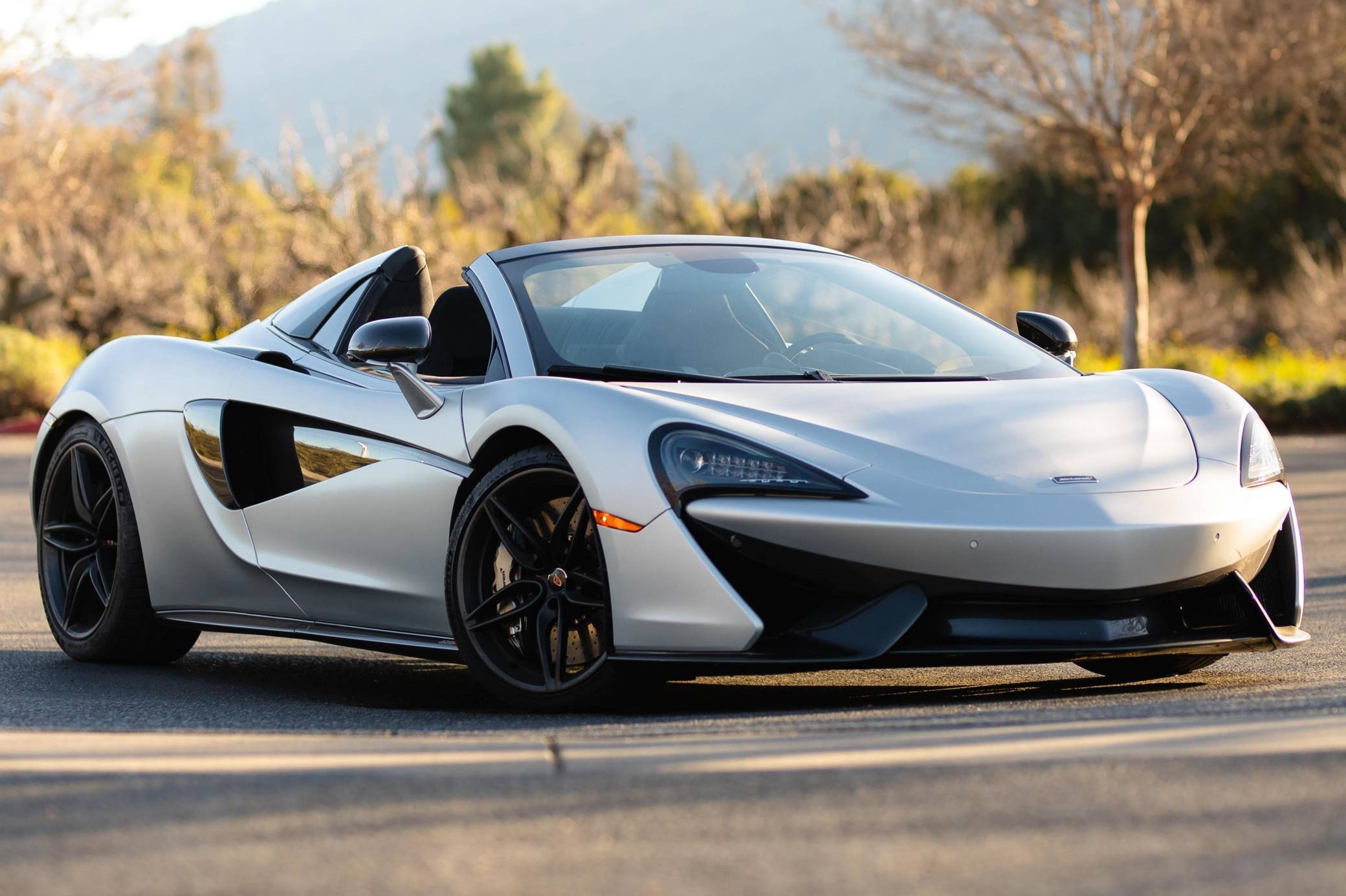 McLaren 570S, Pre-owned McLaren cars, Reliable dealer, Wide selection, 2080x1390 HD Desktop